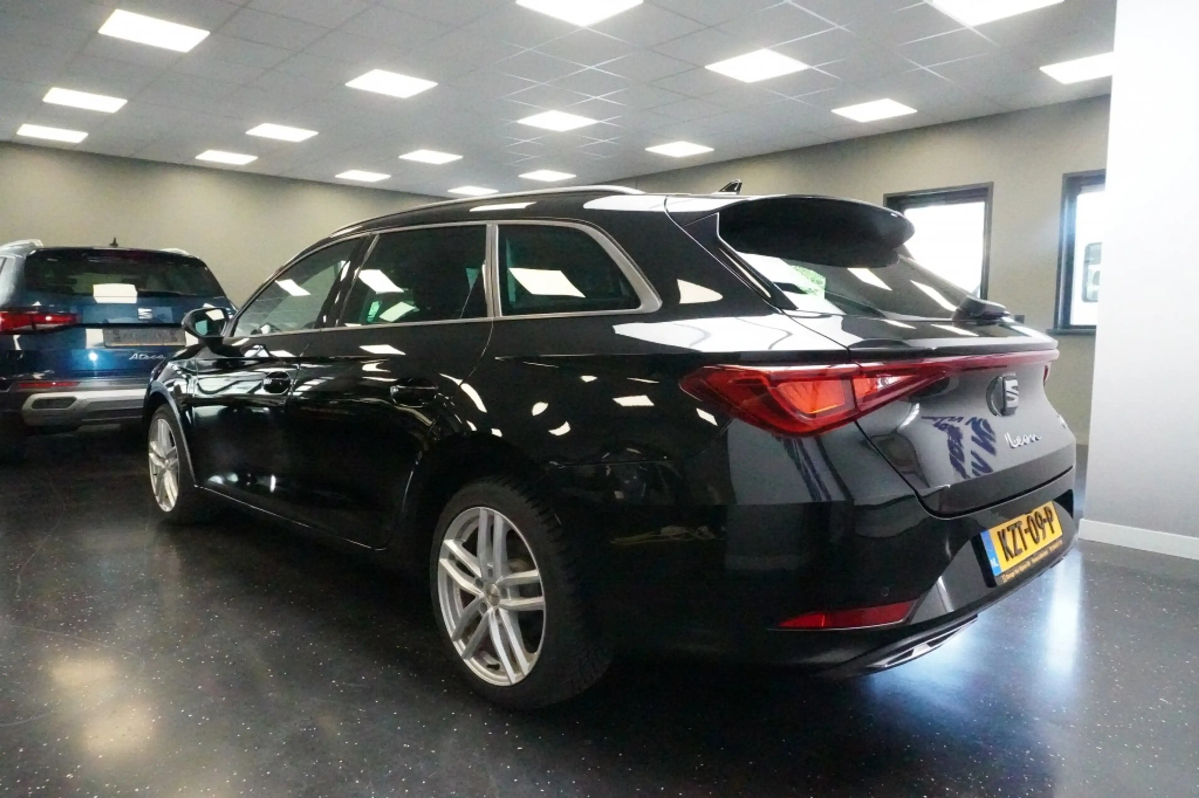 SEAT Leon e-Hybrid Sportstourer 1.4 PHEV FR SOH 89% Camera/Carplay/Tr — photo 3