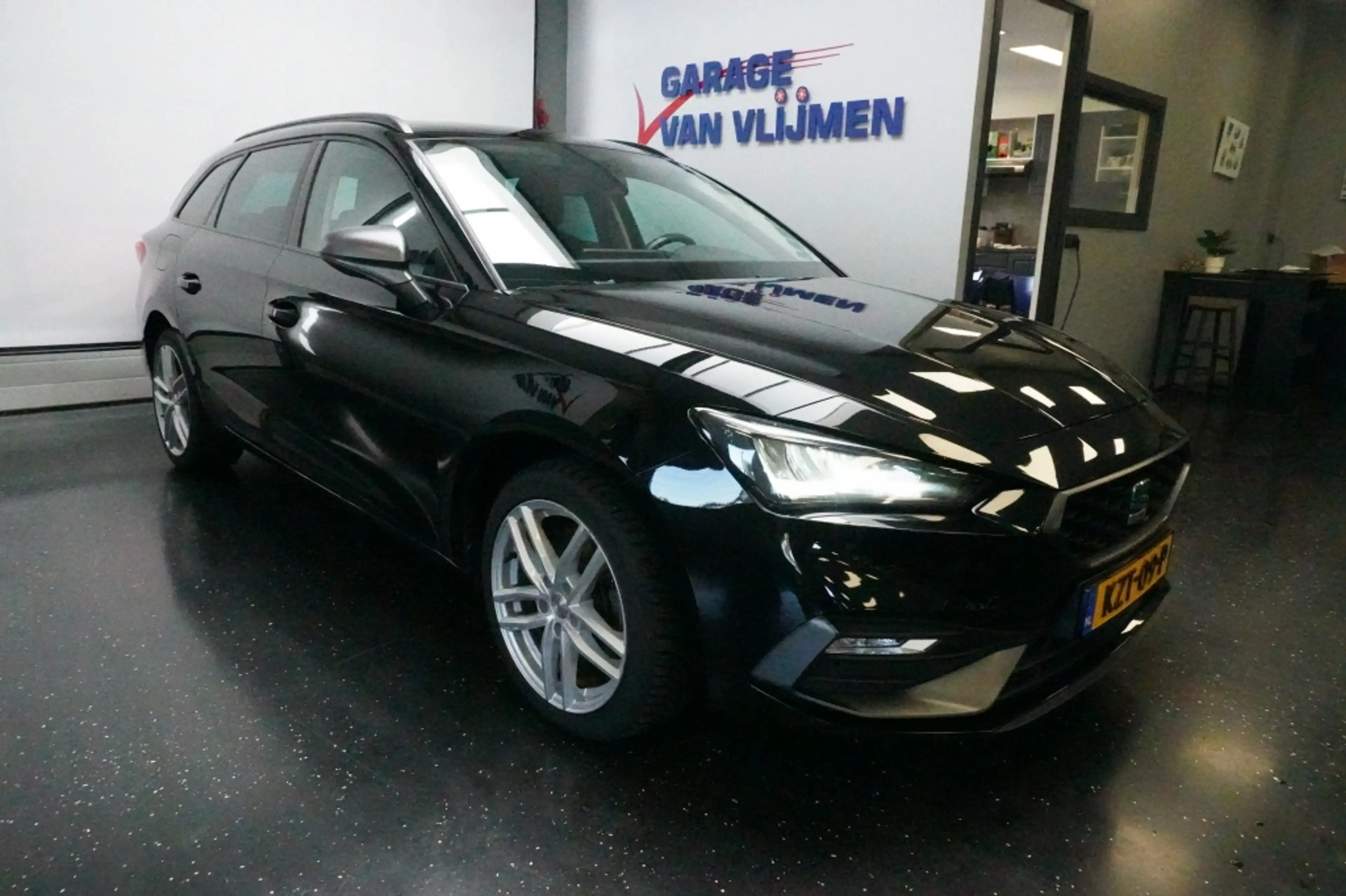 SEAT Leon e-Hybrid Sportstourer 1.4 PHEV FR SOH 89% Camera/Carplay/Tr — photo 2