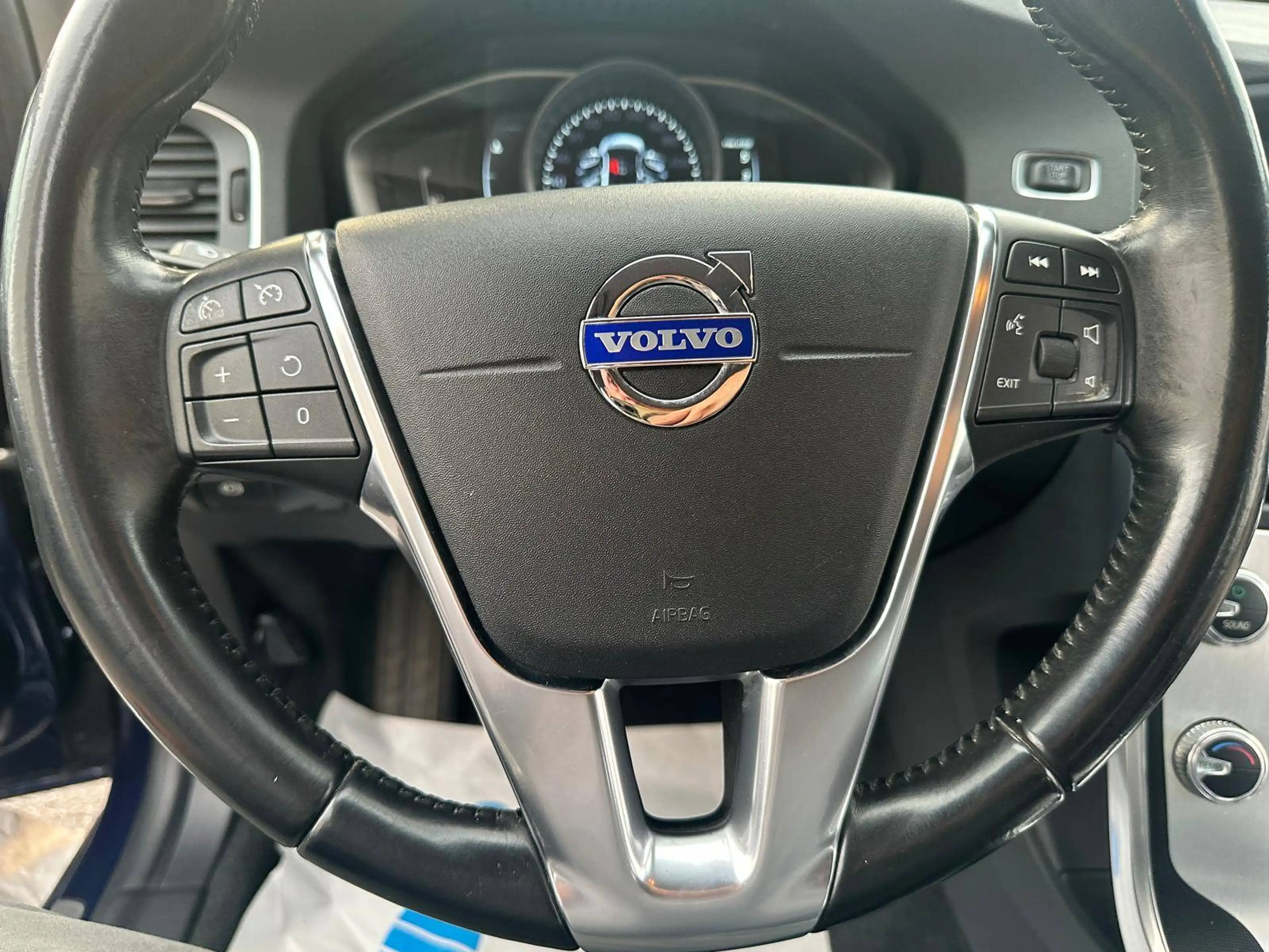 Volvo V60 V60 1.6 D2 Ocean Race — photo 11