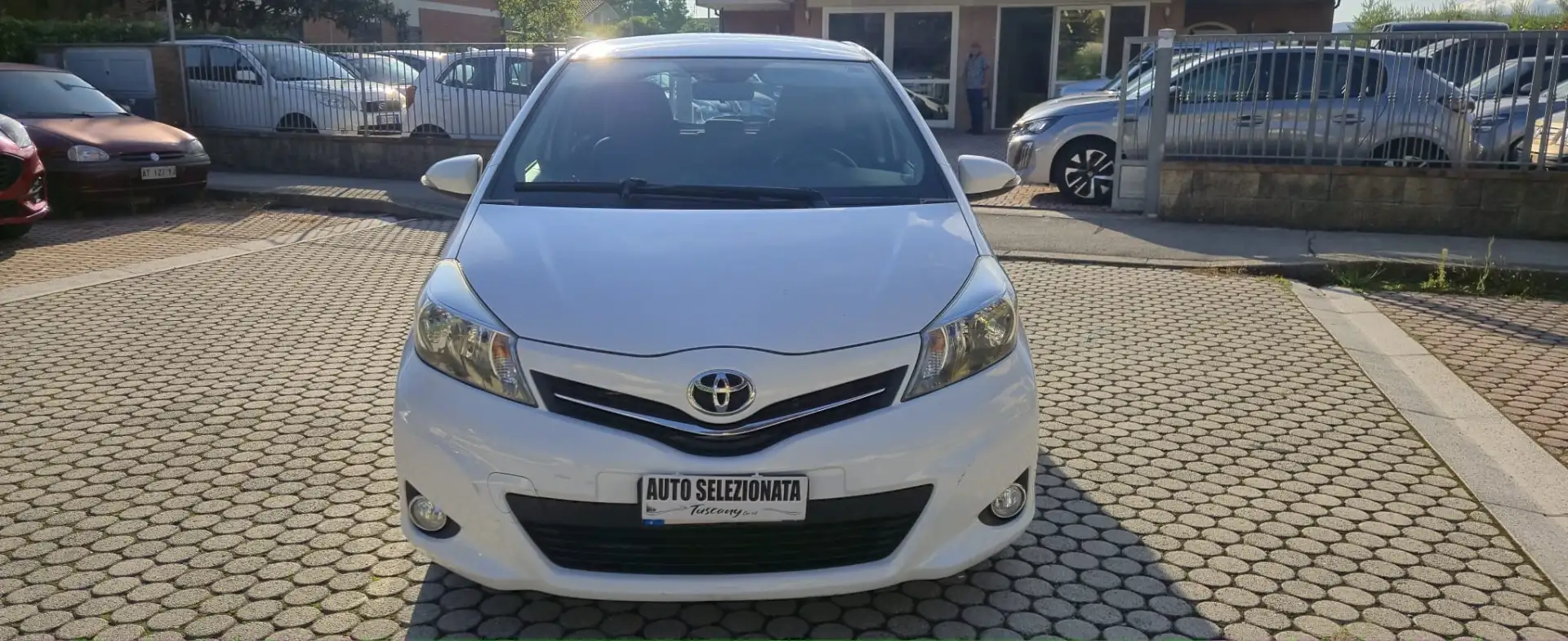 Toyota Yaris Yaris 1.4 D-4D 5 porte Lounge Bianco - 2