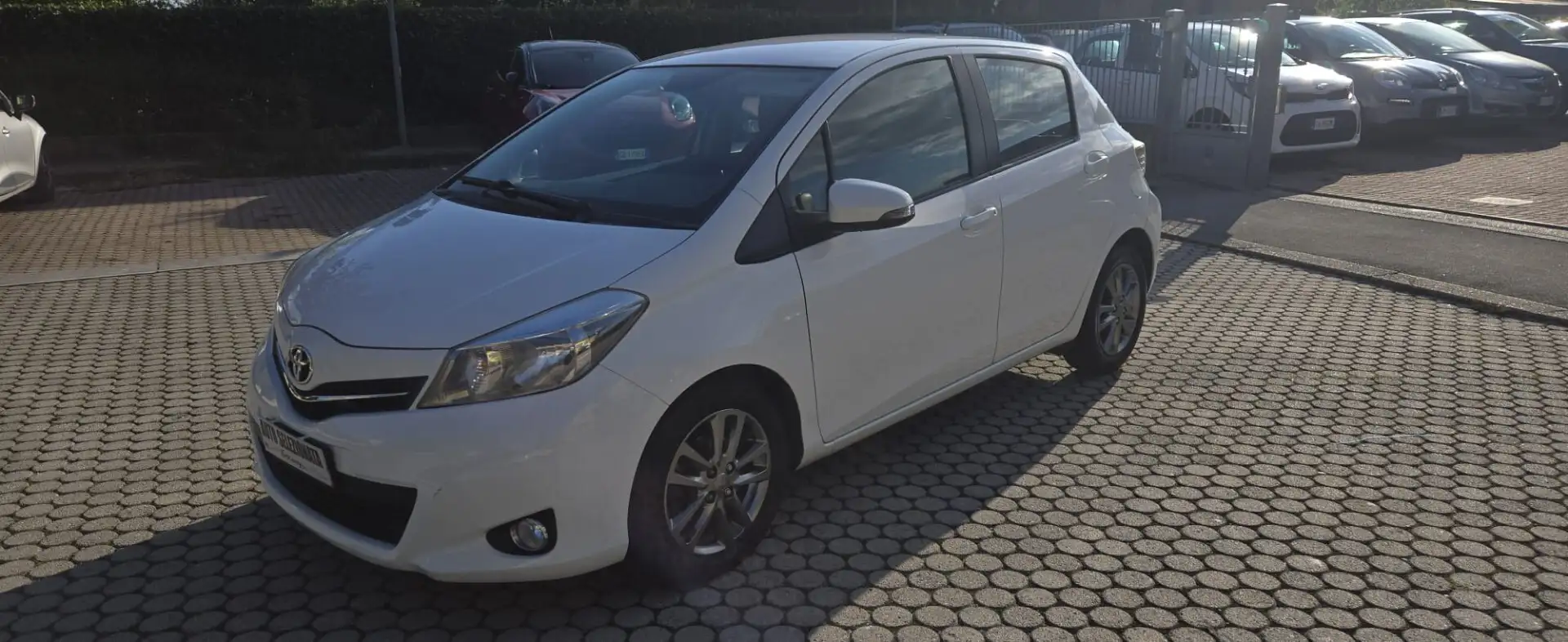 Toyota Yaris Yaris 1.4 D-4D 5 porte Lounge Bianco - 1