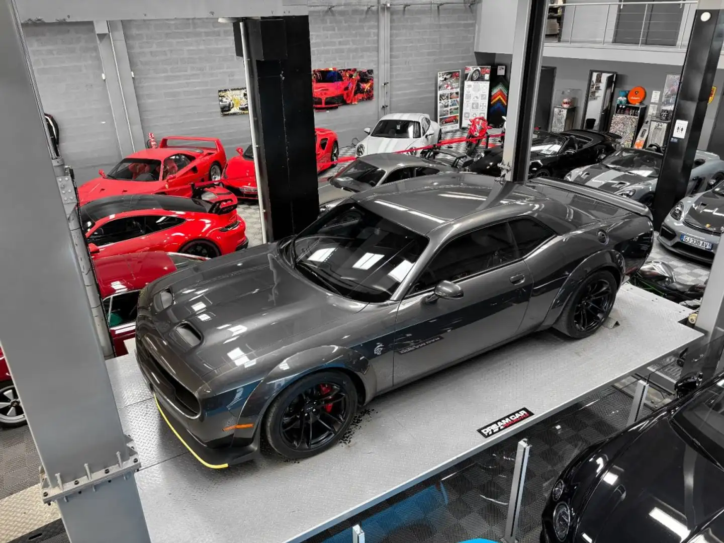 Dodge Challenger Dodge Challenger SRT Hellcat 717 WideBody – Immatriculation FR – TVA apparente Gris - 1