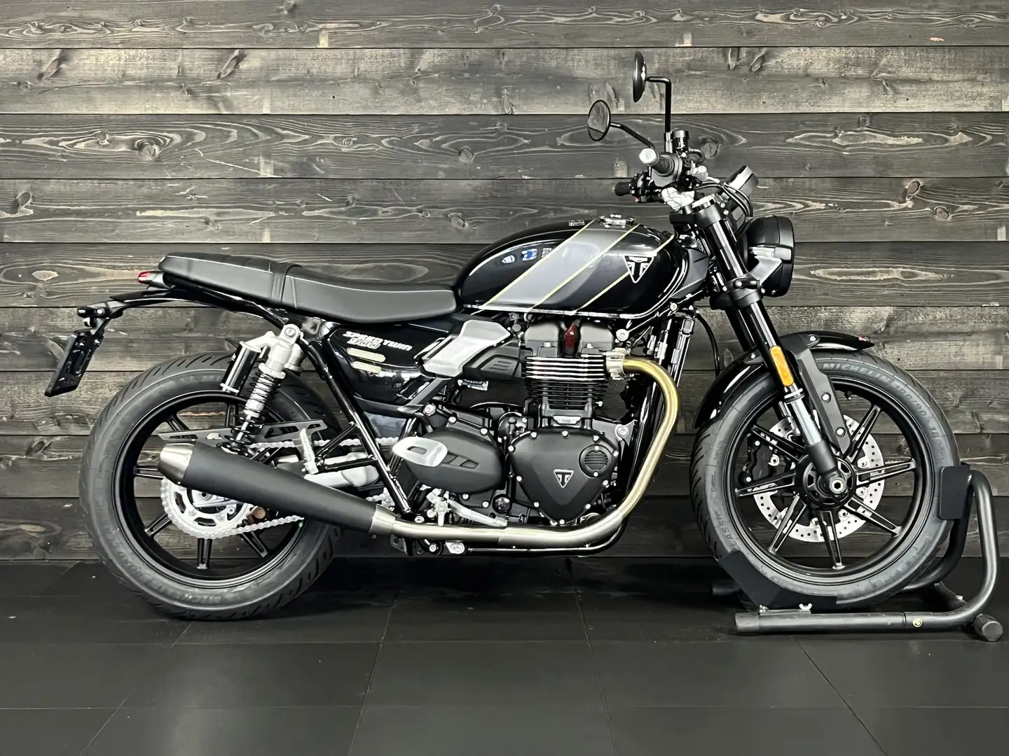 Triumph Speed Twin 900 MY25 PHANTOM BLACK Negru - 1