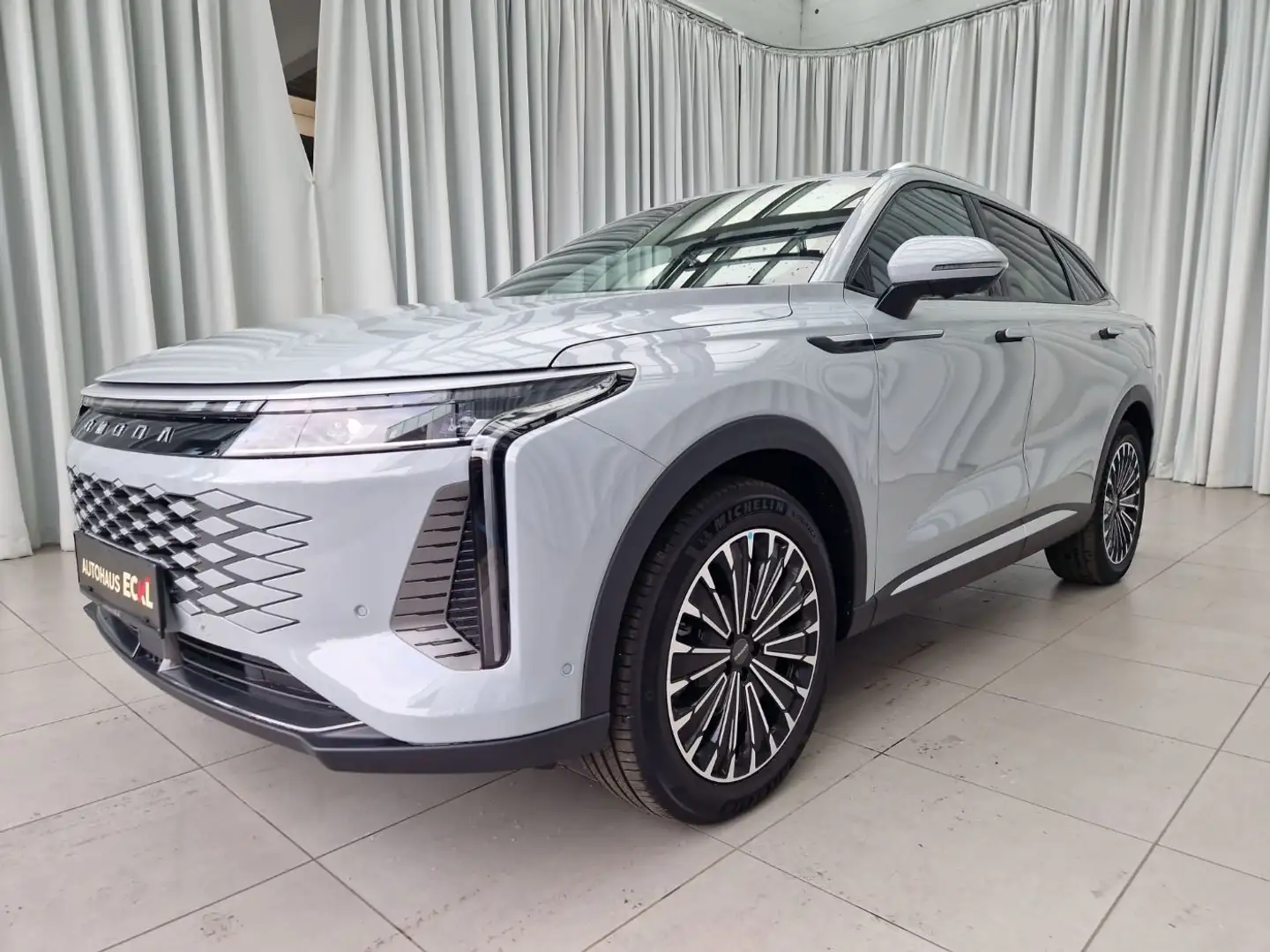 Omoda 9 PHEV 360 4xSHZ ACC AUT Bel.Sitz DynLicht HUD Grau - 2