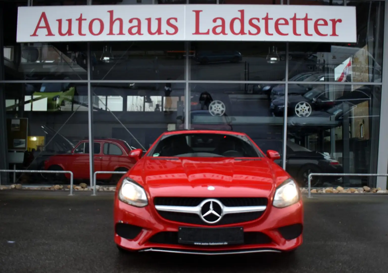 Mercedes-Benz SLC 180 Roadster *1.Hd*Panorama*AirScarf* Red - 2