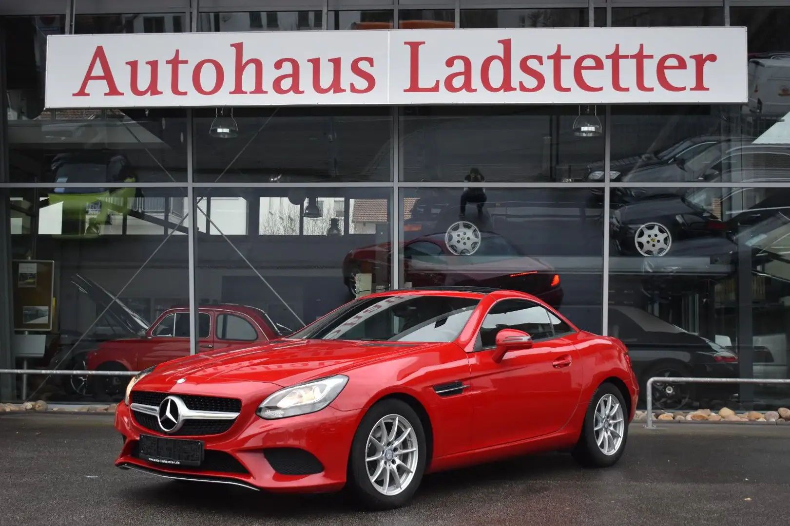 Mercedes-Benz SLC 180 Roadster *1.Hd*Panorama*AirScarf* Rouge - 1