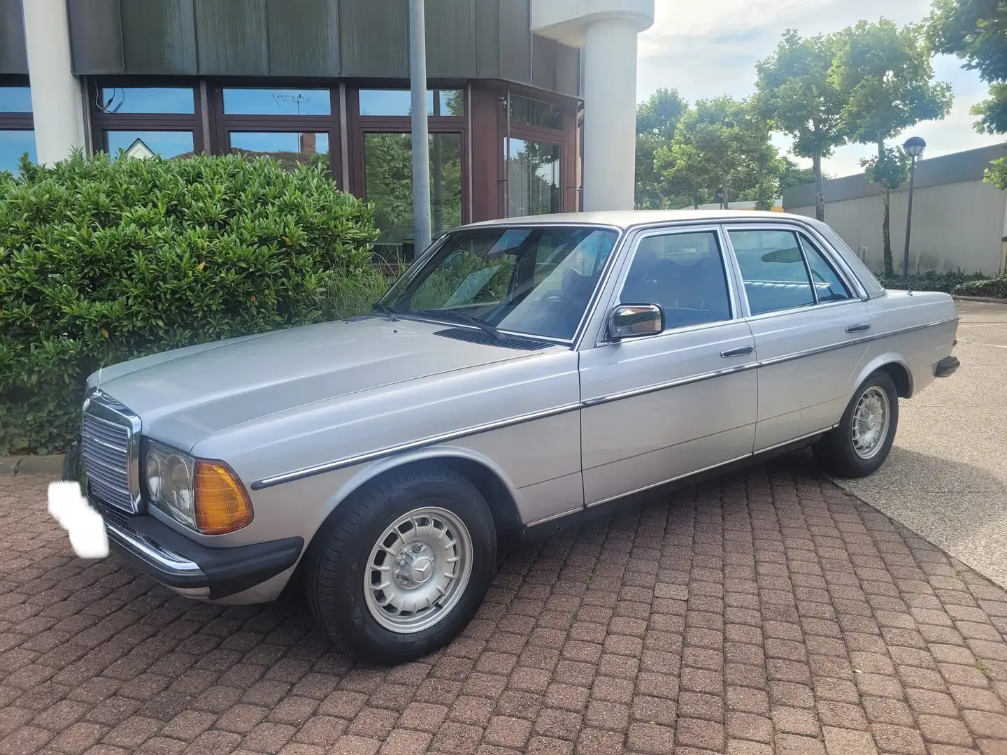Mercedes-Benz 300 D W123 H-Zulassung-Automatik-Nur 88 Tkm-Tempomat Srebrny - 2