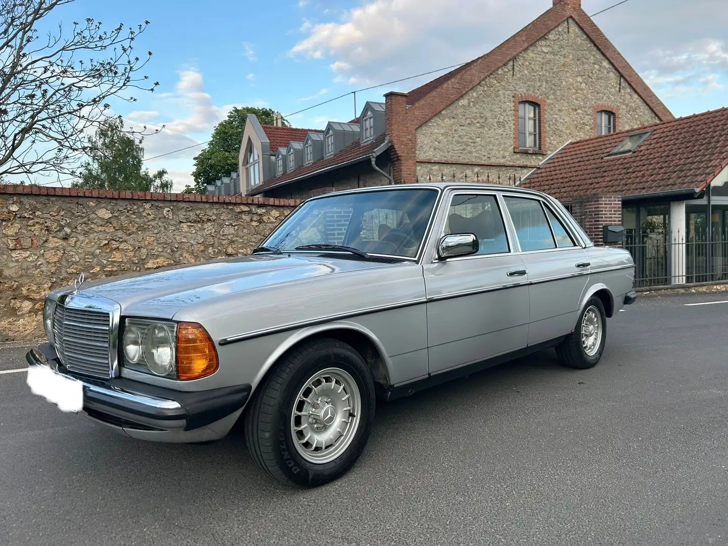 Mercedes-Benz 300 D W123 H-Zulassung-Automatik-Nur 88 Tkm-Tempomat srebrna - 2