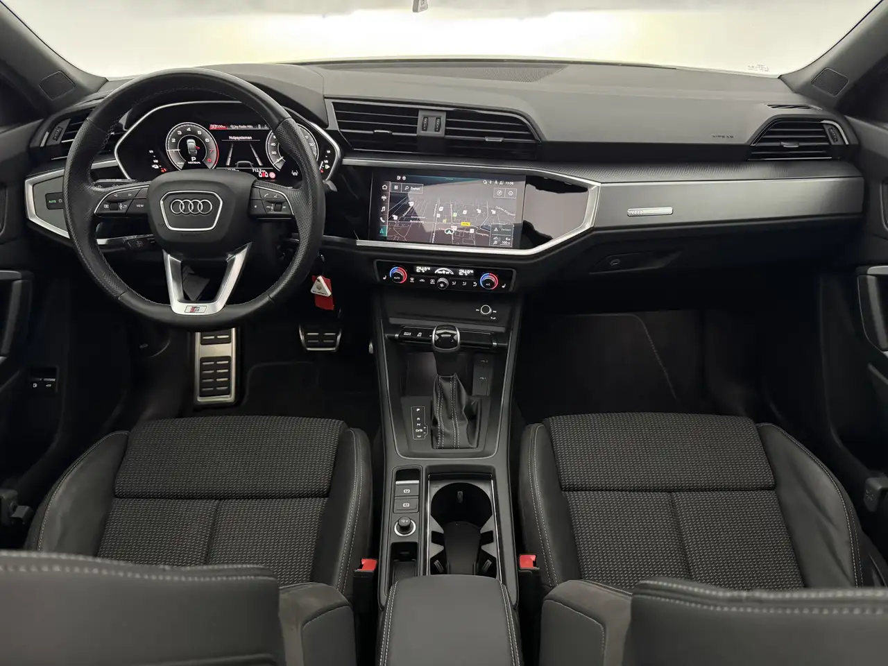 Audi Q3 sportback 45 TFSI e S-Line Pano Virtual Carp, миниатюра 2