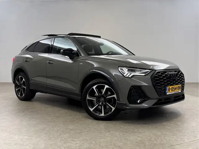Audi Q3 view 6