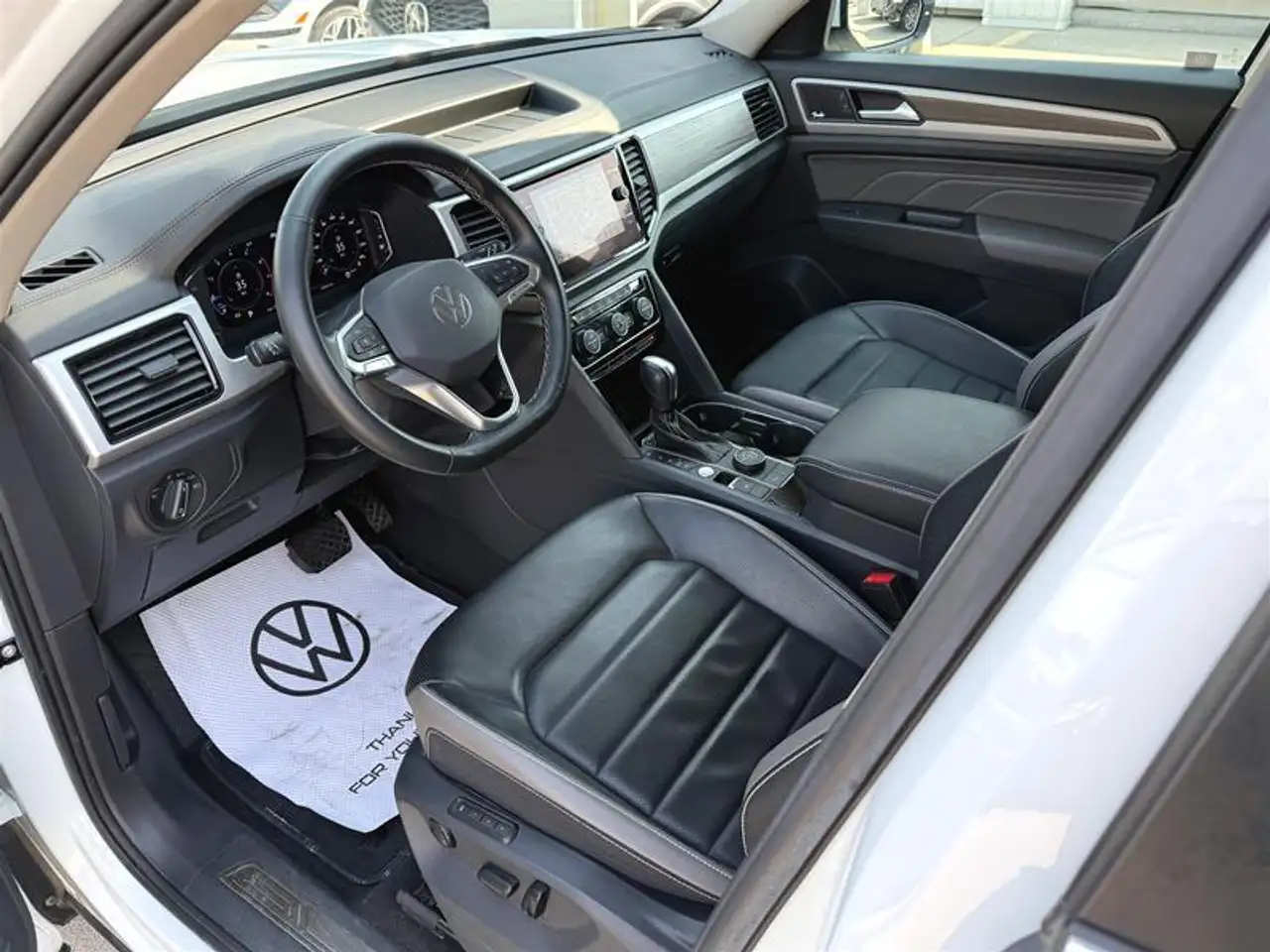 Volkswagen Atlas photo Volkswagen Atlas