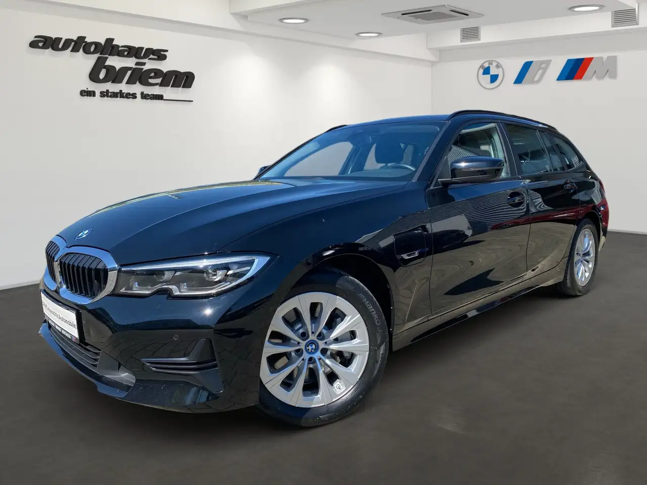 BMW 330 e Touring Advantage DAB LED WLAN Tempomat