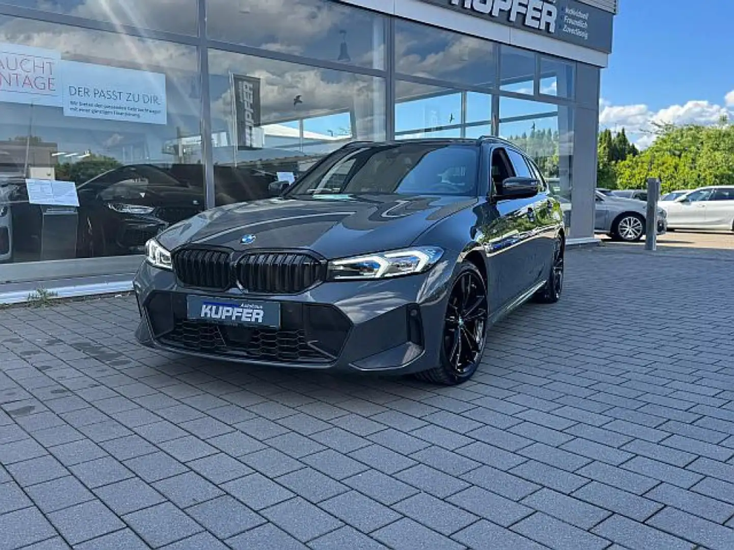BMW 320 d xDrive Tour M Sport AHK*ACC°AdLED-19-HIFI Grijs - 1