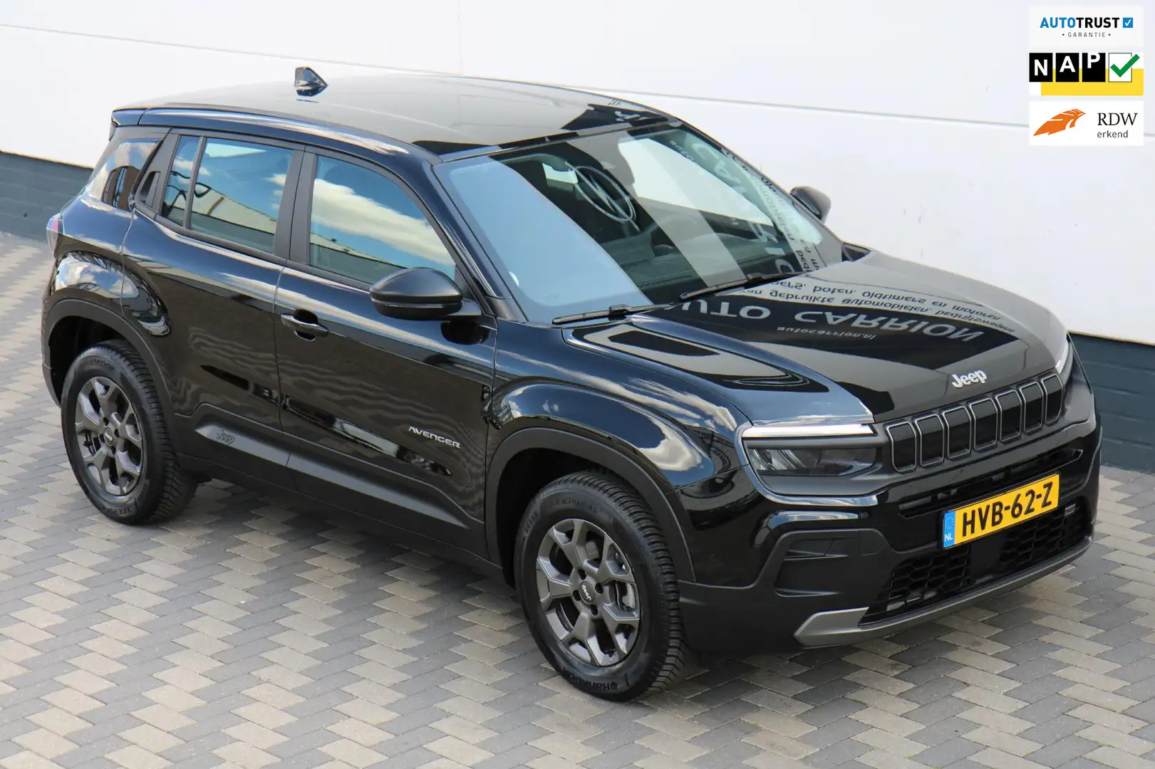 Jeep Avenger 1.2 101PK Longitude Carplay LED Cruise BTW !! Zwart - 1