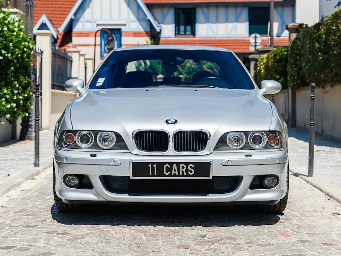 BMW M5 Stříbrná - 1