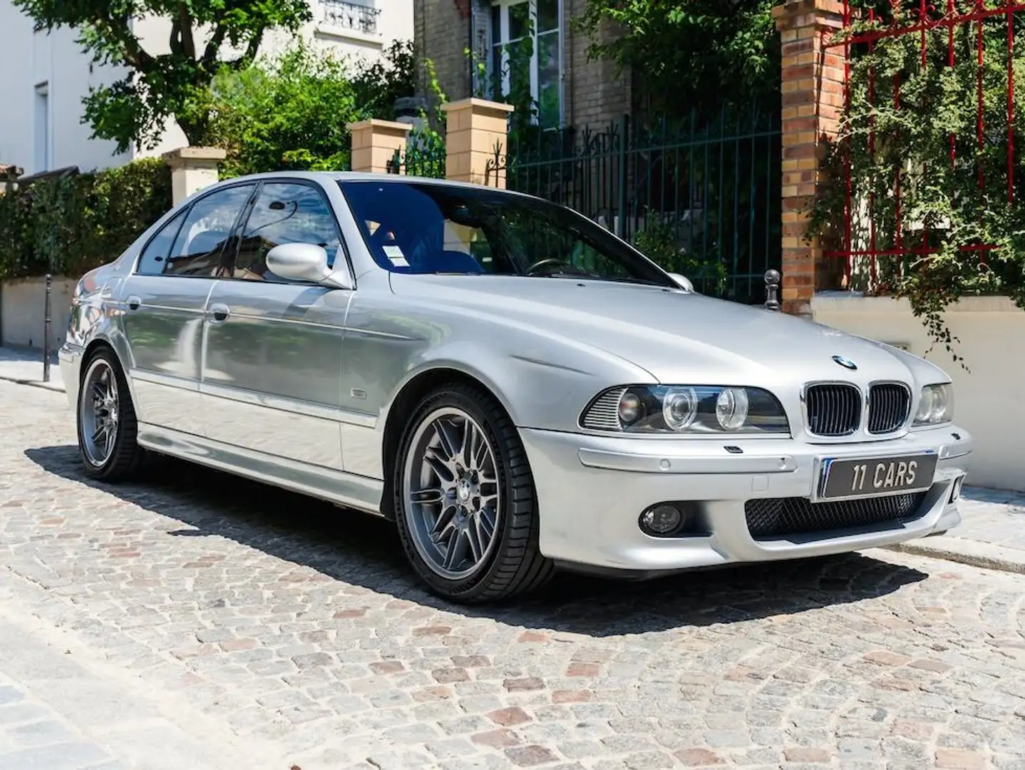BMW M5 Stříbrná - 2