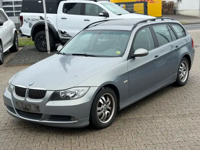 BMW 318 i Touring Klima, Pano, Teilleder