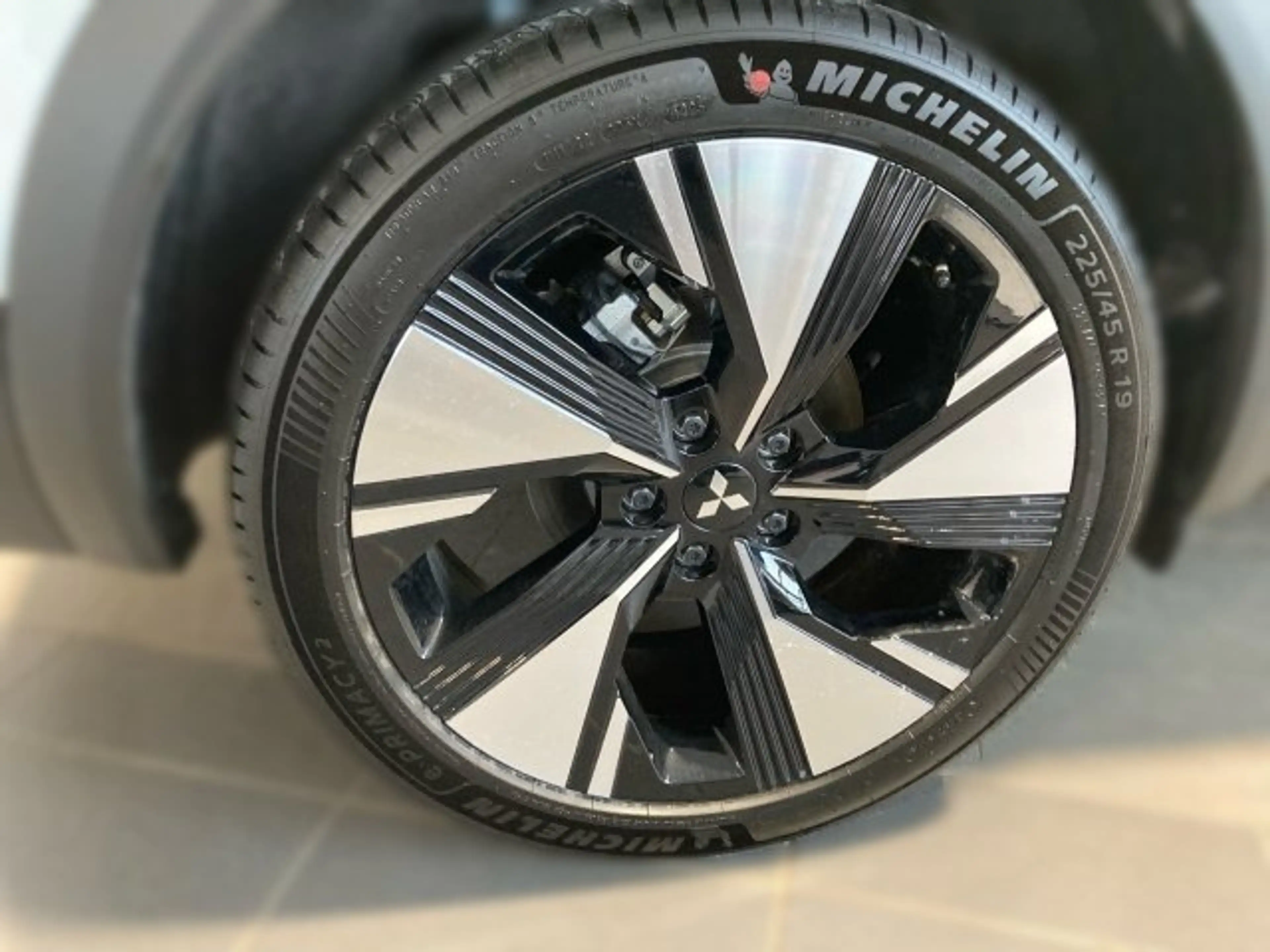 Mitsubishi Grandis 1,3 Petrol Intense S+C+T 26 — photo 5