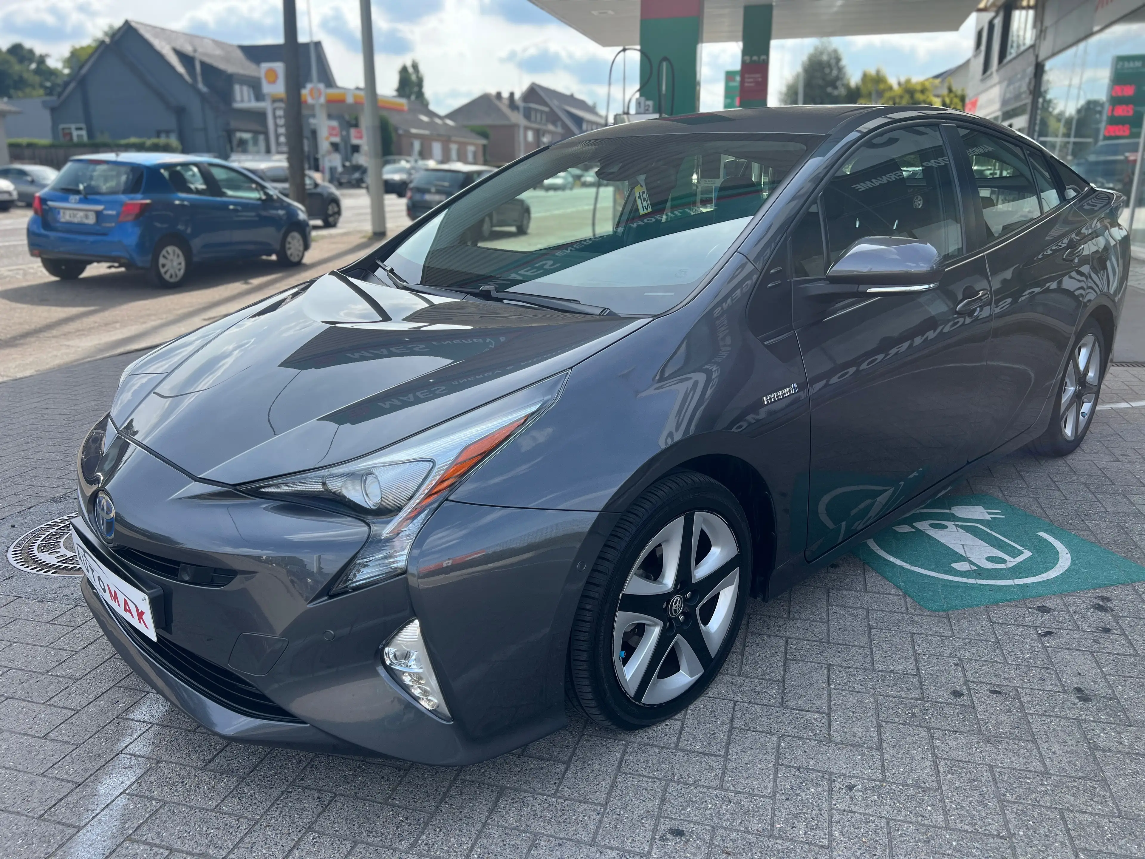 Toyota Prius Prius Hybrid 1.8i VVT-i Lounge CVT — photo 2