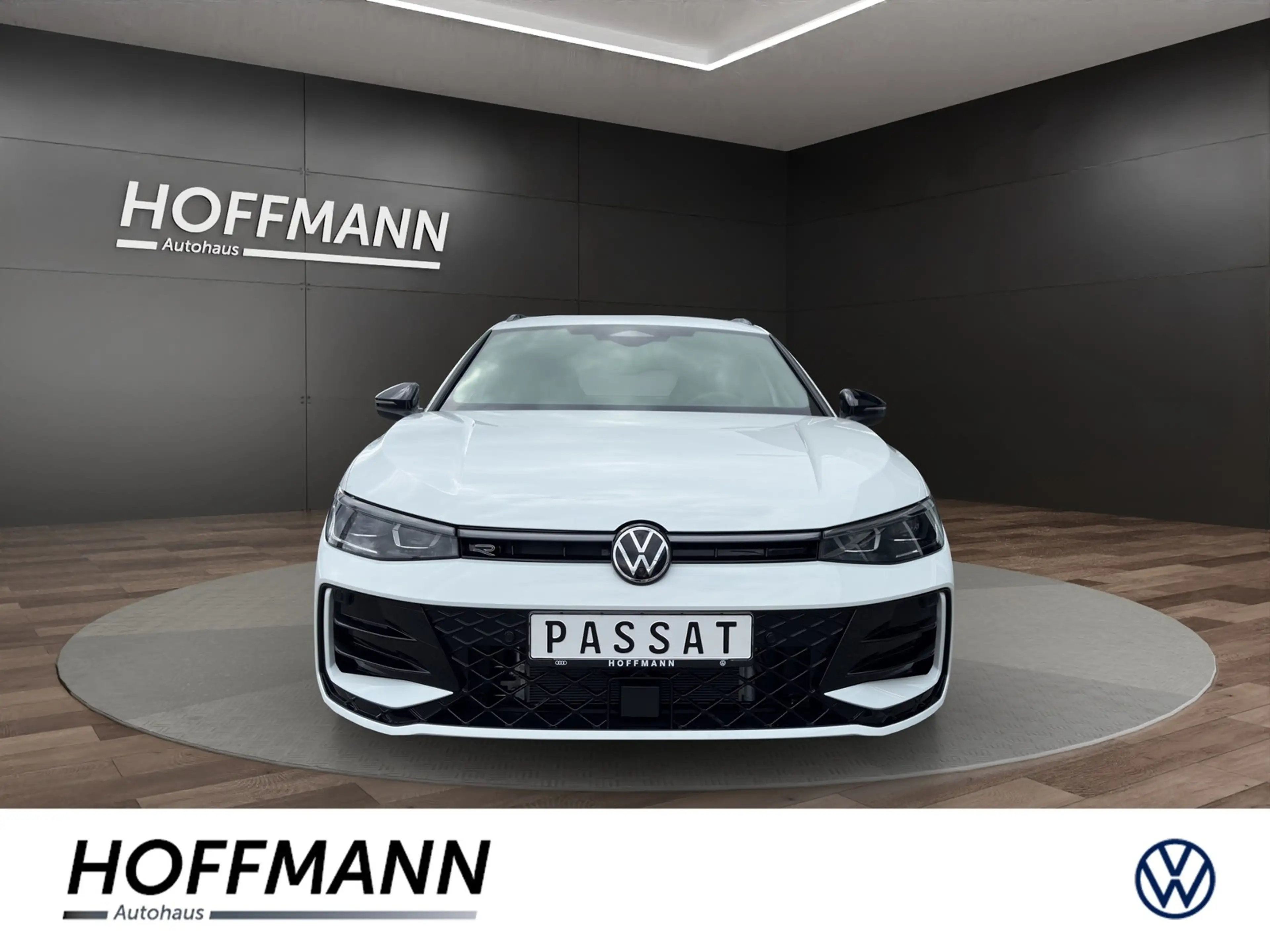 Volkswagen Passat Variant 1.5 TSI eHybrid R-Line DSG AHK+DCC+Keyless — photo 3