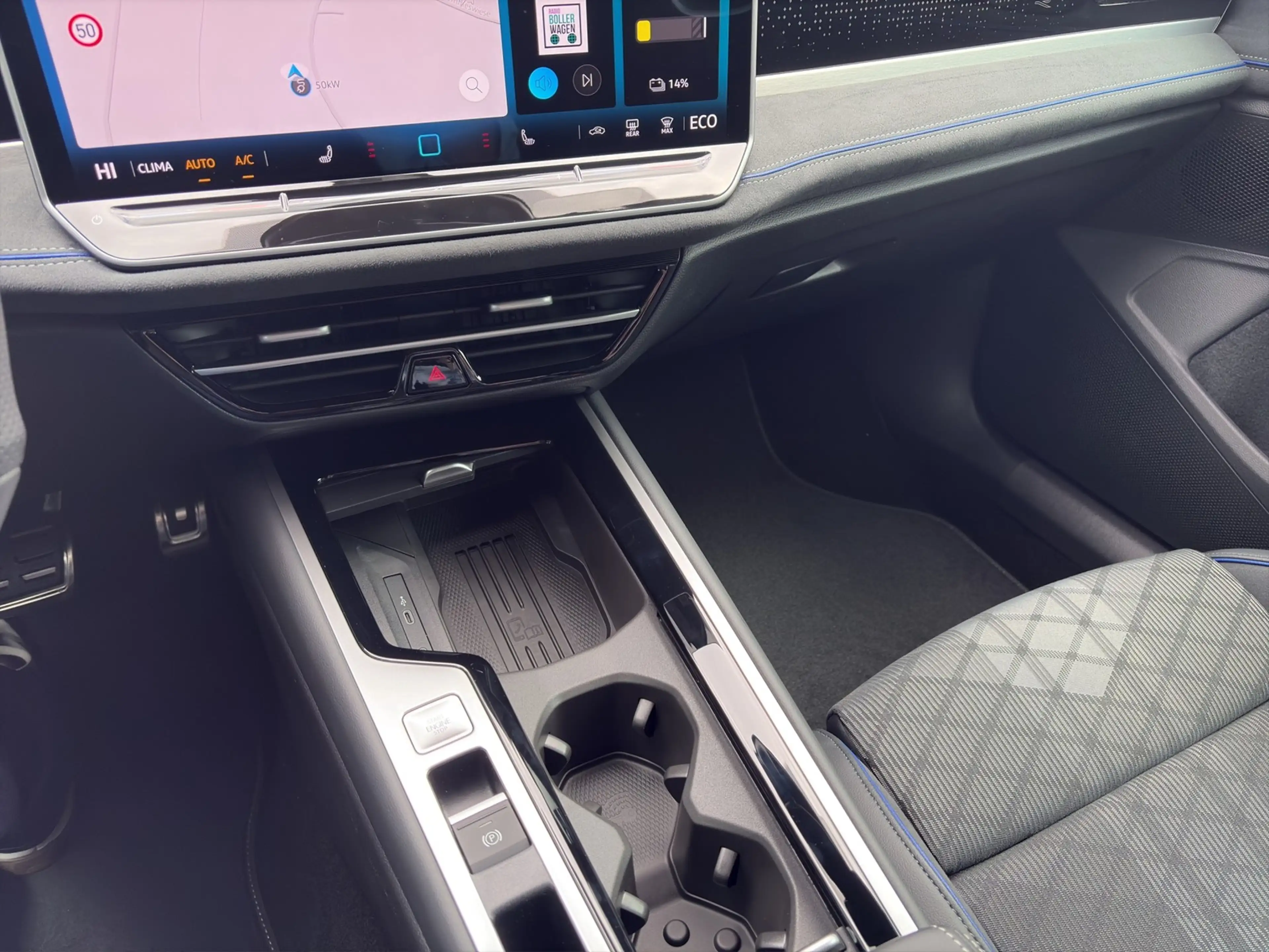 Volkswagen Passat Variant 1.5 TSI eHybrid R-Line DSG AHK+DCC+Keyless — photo 11