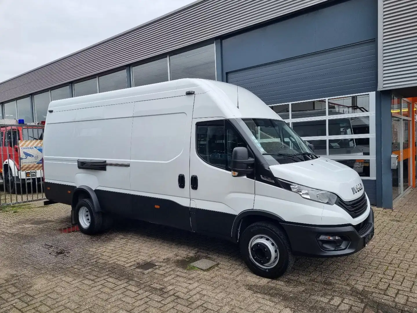 Iveco Daily 70C18 3.0D L4H3 Hi-Matic Euro 6 GVW 7000 kg Blanc - 1