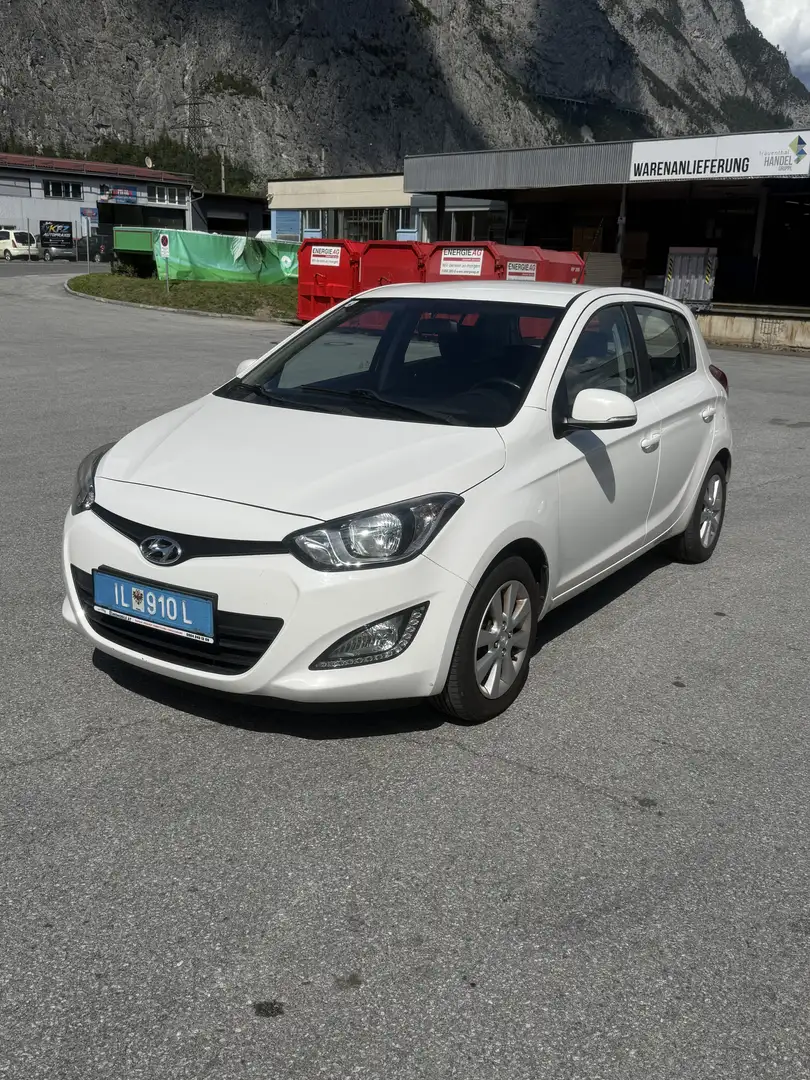 Hyundai i20 1,25 Life Weiß - 2
