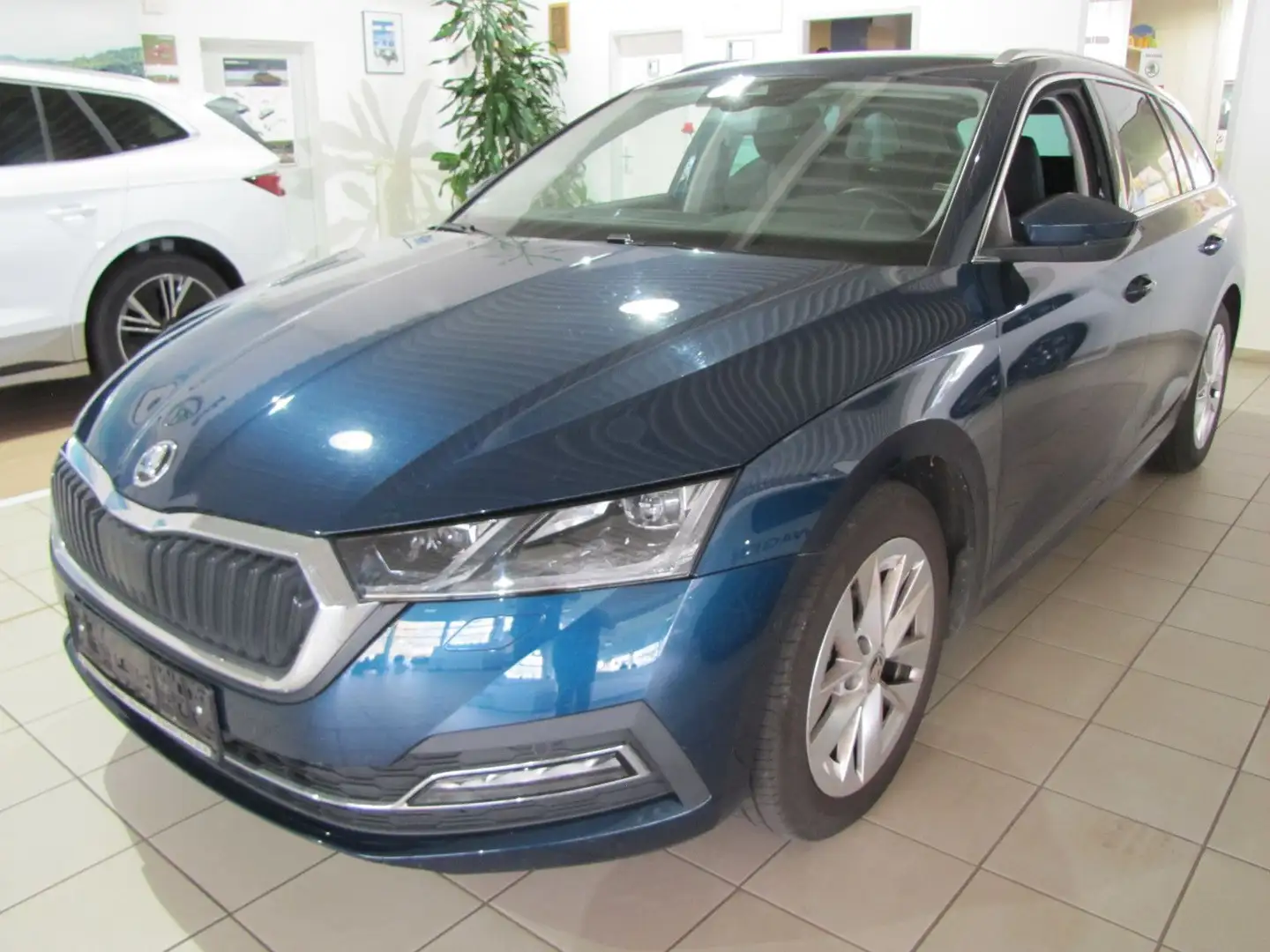 Skoda Octavia Combi First Edition Blau - 1