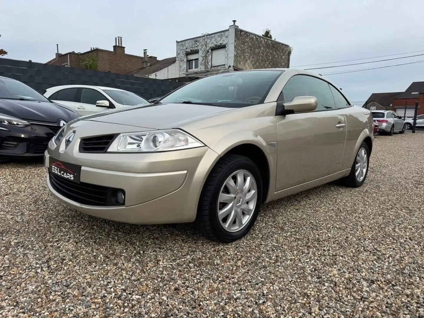 Renault Megane Mégane CC 2.0i **12 mois de garantie** Beżowy - 1
