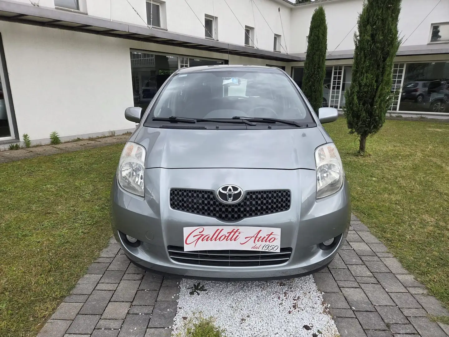 Toyota Yaris 1.3 5 porte Argento - 2