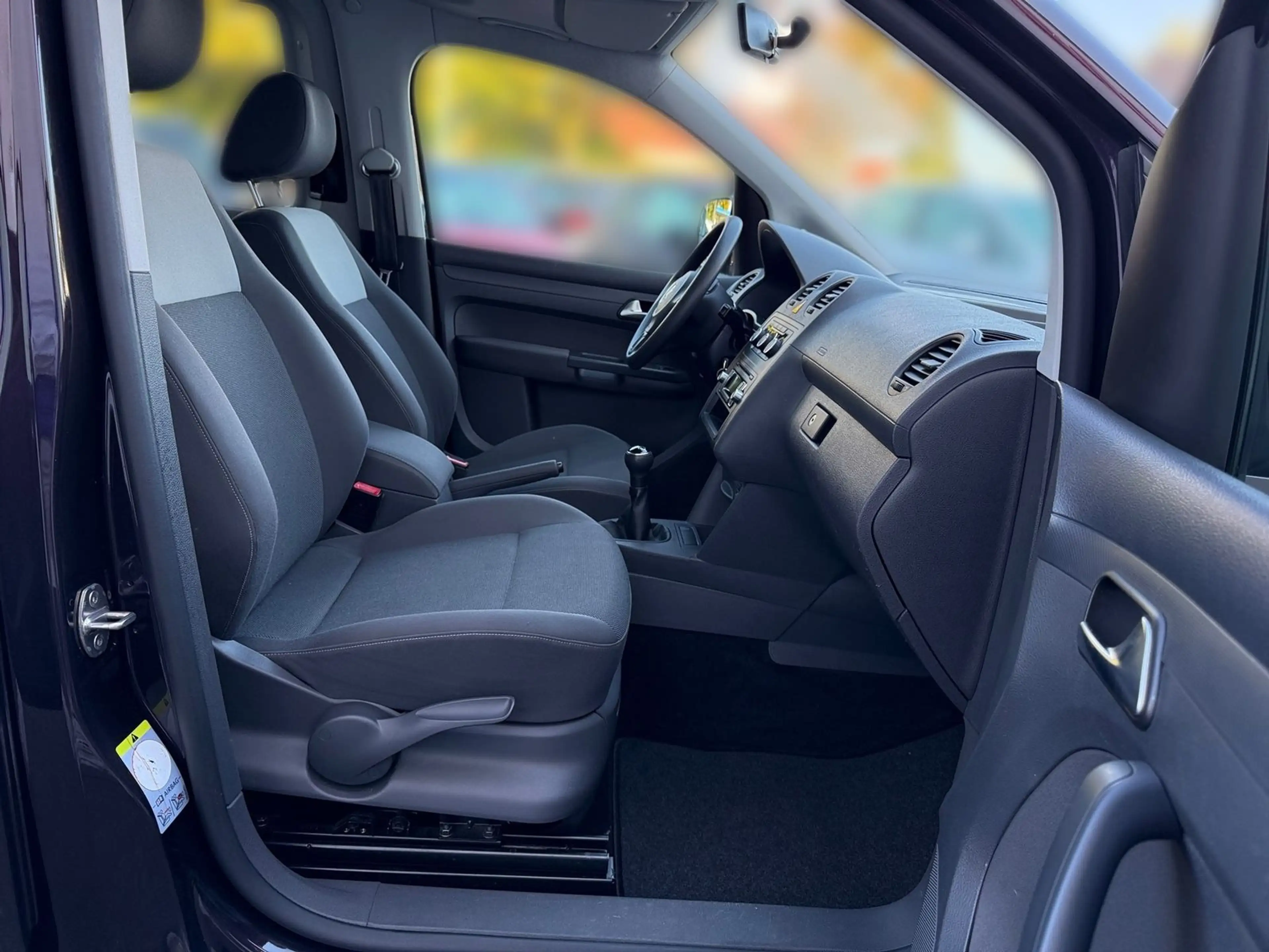 Volkswagen Caddy Kombi 1.2 Comfortline Sitzheizung Klima — photo 15