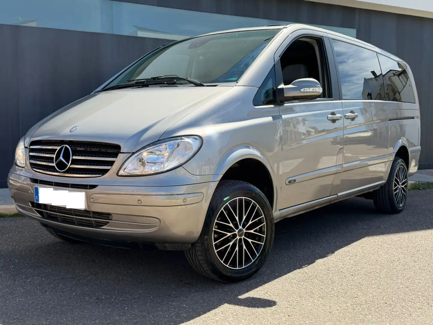 Mercedes-Benz Viano 2.2CDI Fun Larga 4M Aut. - 1