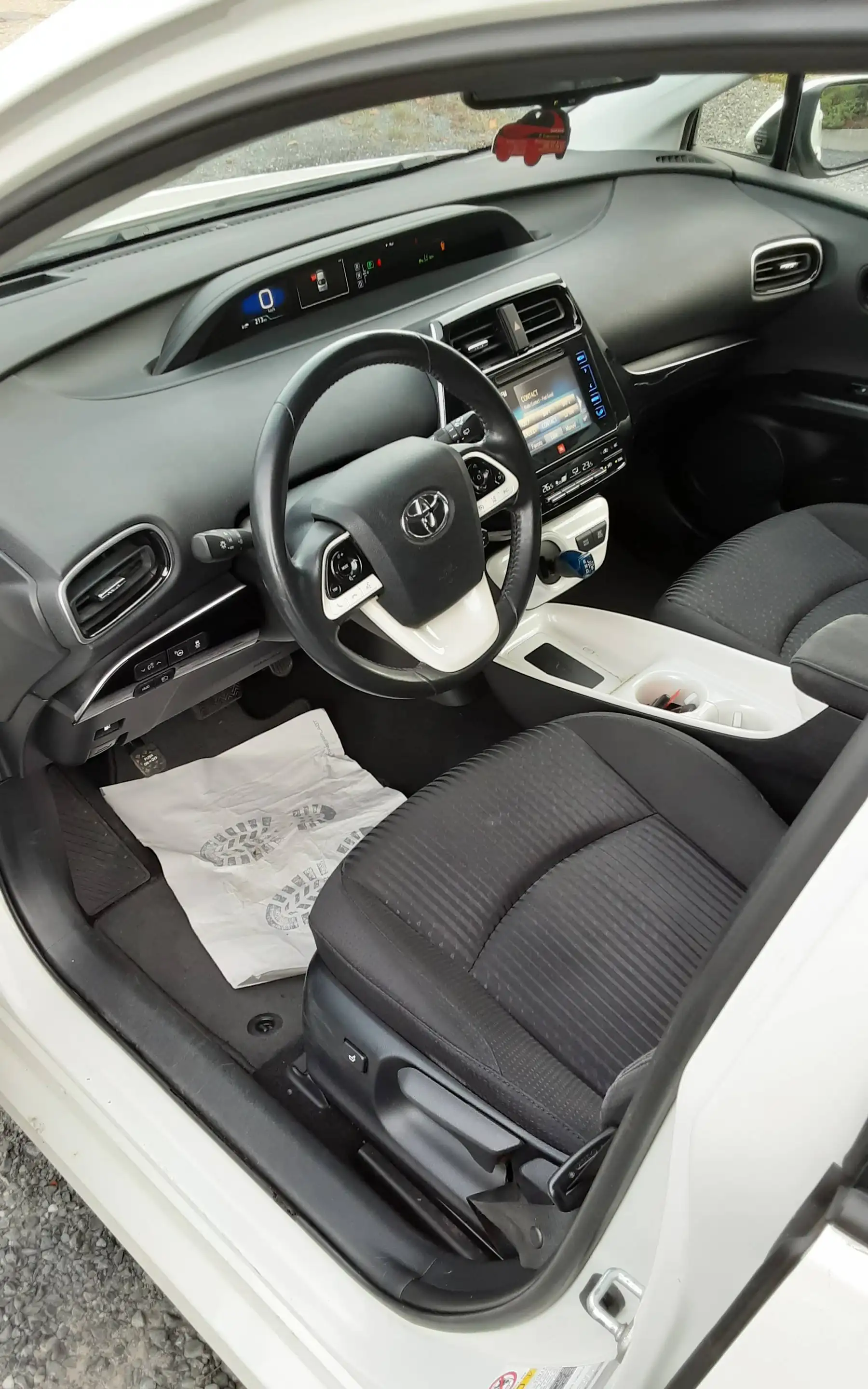 Toyota Prius hybrid — photo 14