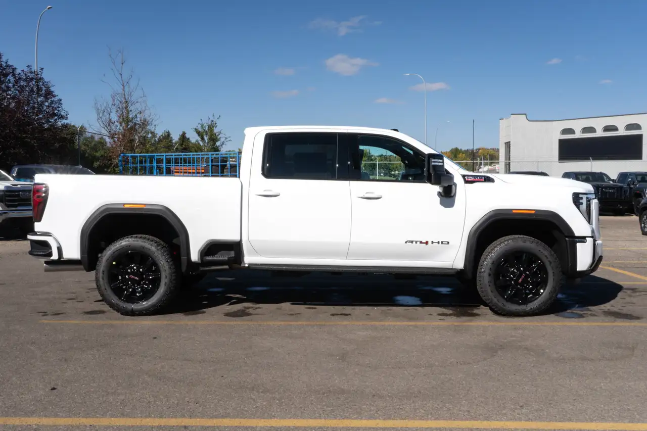 GMC Sierra 3500HD снимка GMC Sierra 3500HD