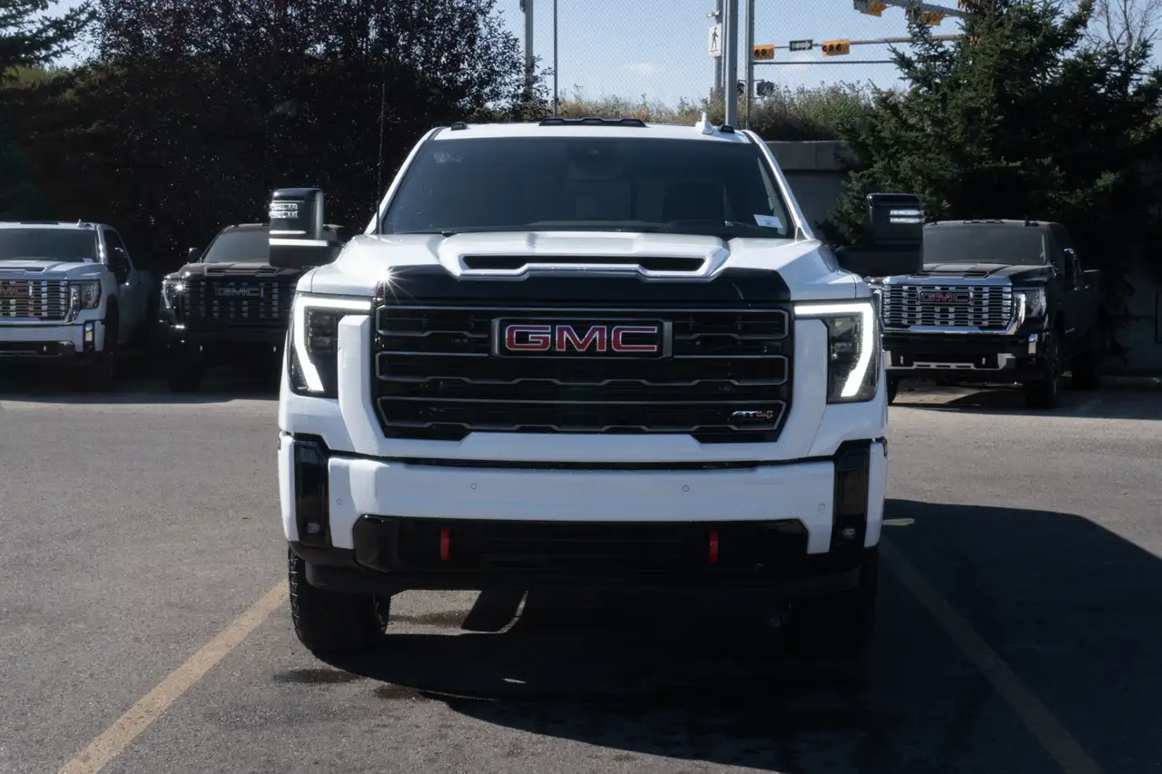 GMC Sierra 3500HD снимка GMC Sierra 3500HD