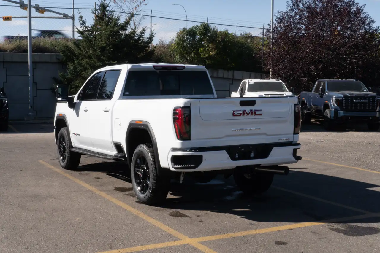 GMC Sierra 3500HD снимка GMC Sierra 3500HD