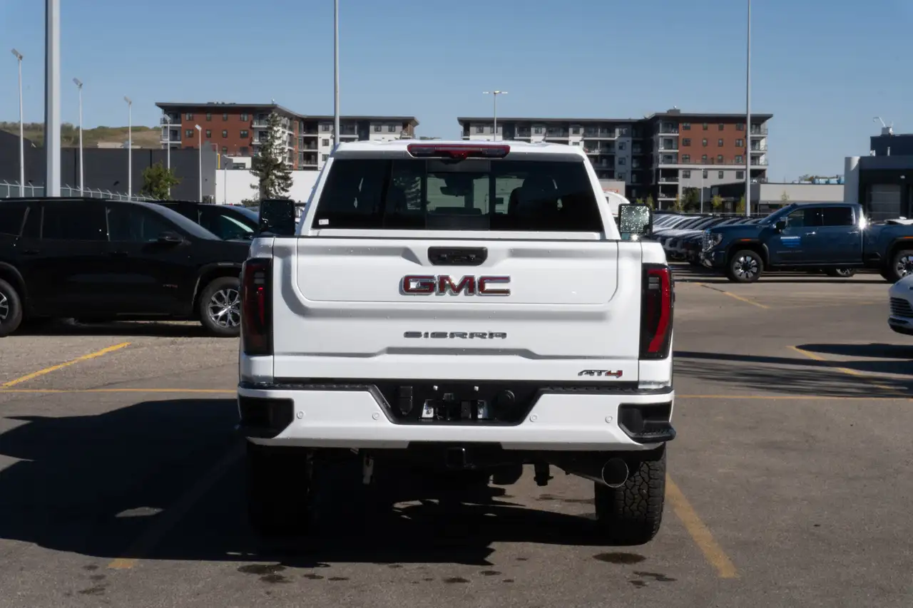 GMC Sierra 3500HD снимка GMC Sierra 3500HD