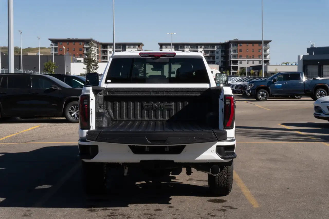 GMC Sierra 3500HD снимка GMC Sierra 3500HD