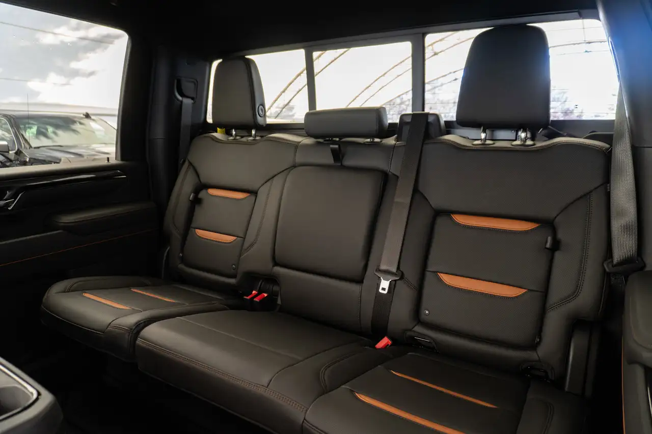 GMC Sierra 3500HD снимка GMC Sierra 3500HD