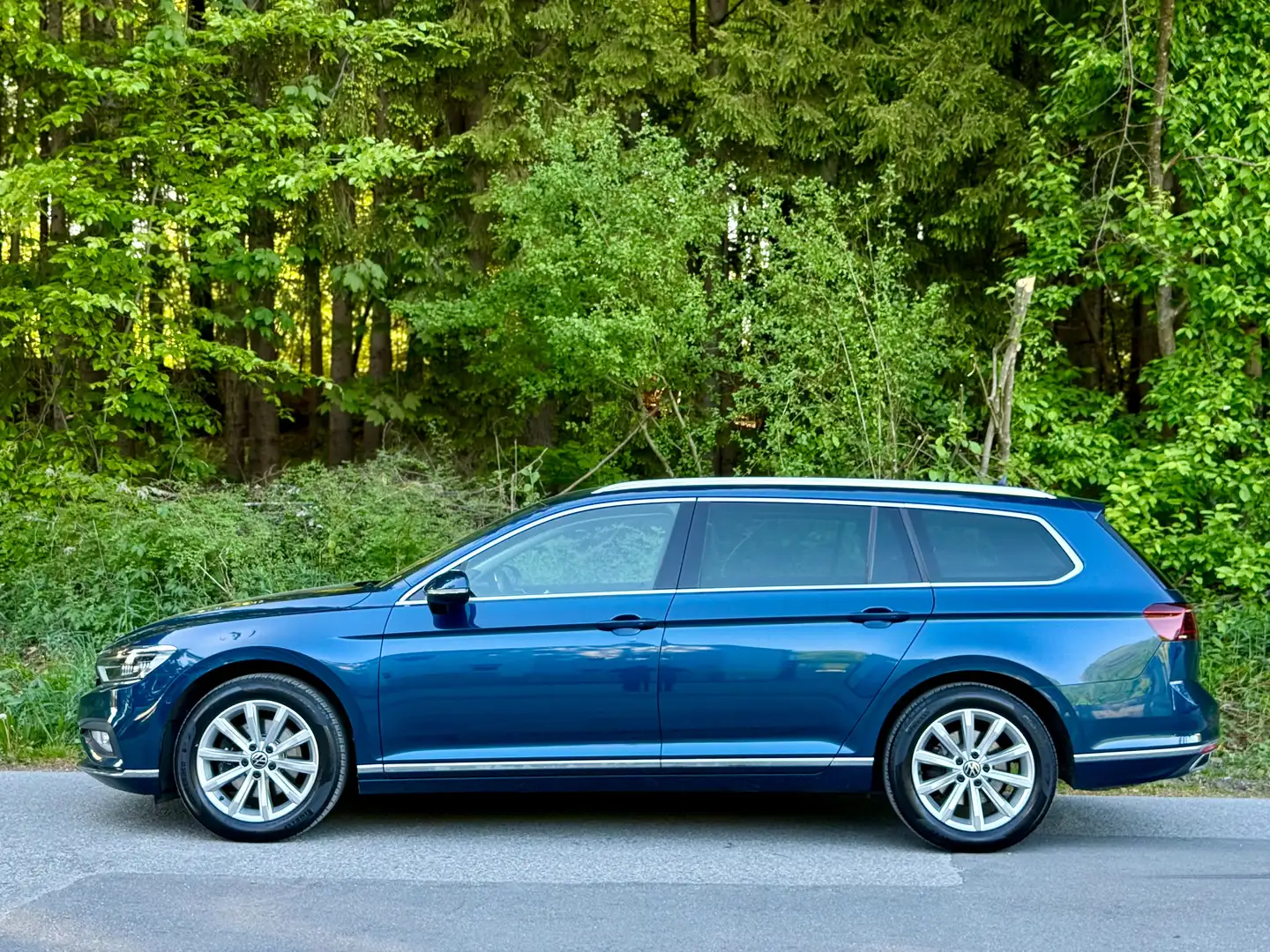 Volkswagen Passat Variant Elegance200PS*1BES*TOTW*MATRIX*AHK*HCAM*ACC*MEMORY Blau - 2