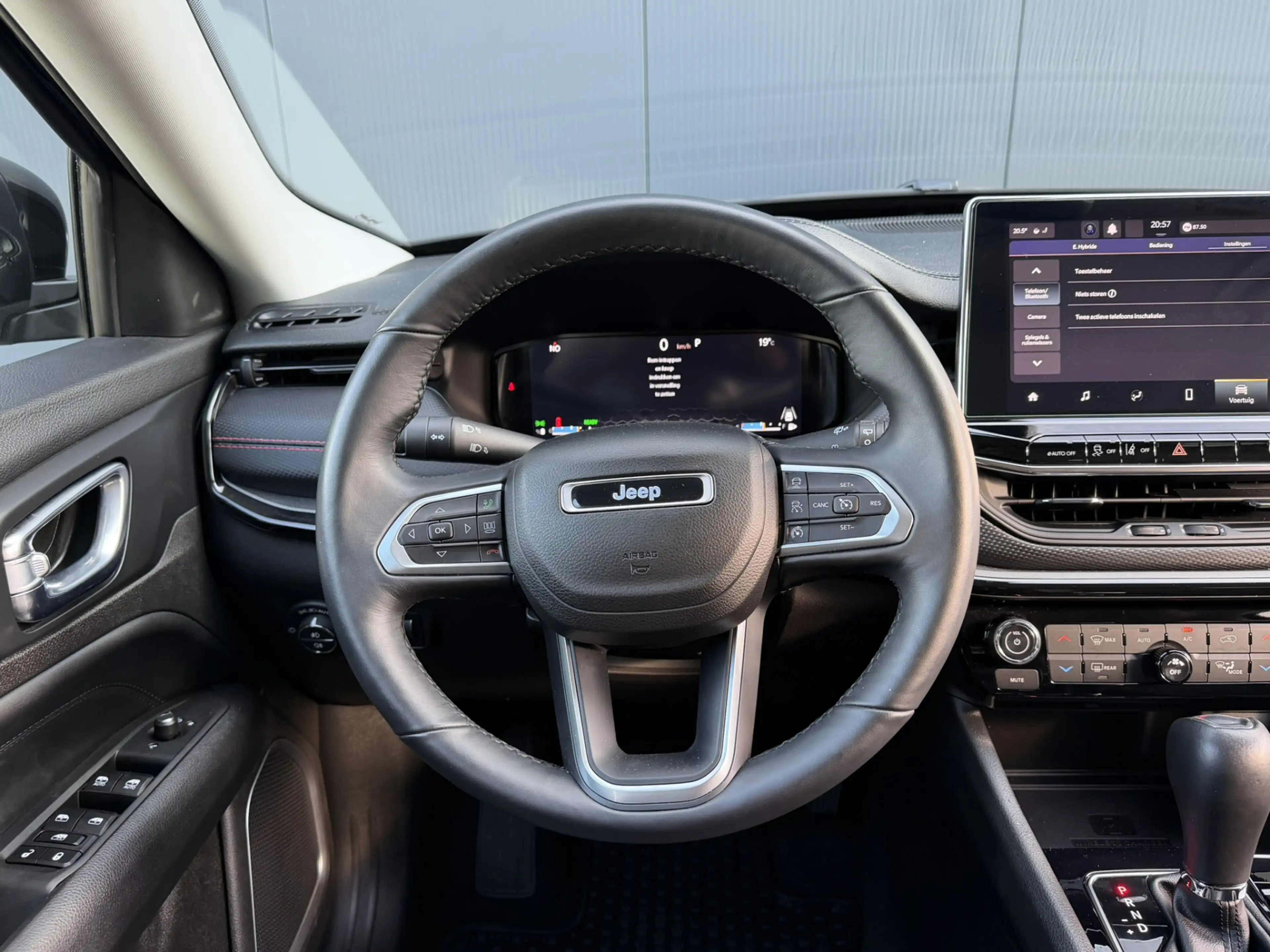 Jeep Compass 1.5T e-Hybrid High Altitude | Winter pack | Apple — photo 19