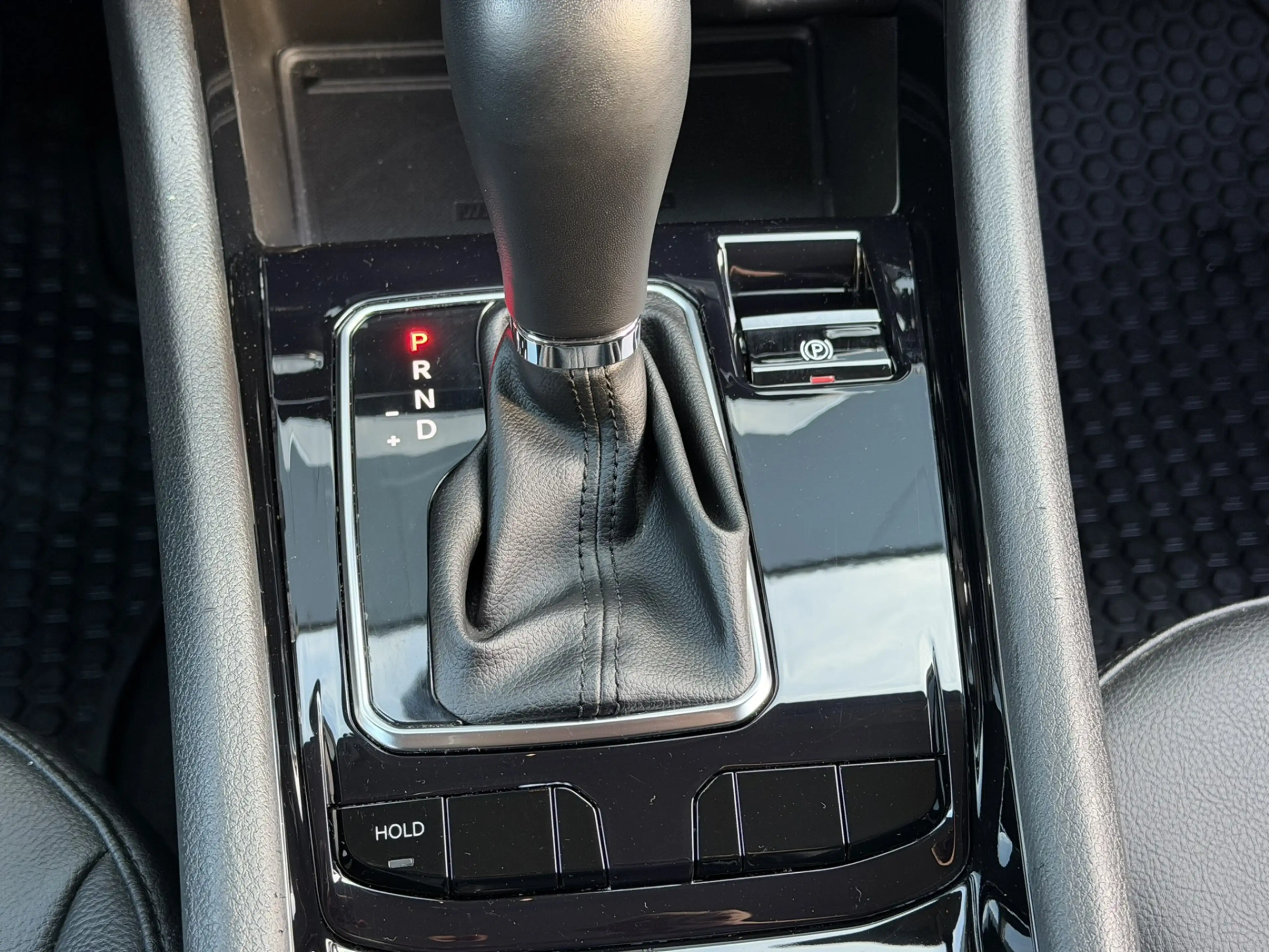 Jeep Compass 1.5T e-Hybrid High Altitude | Winter pack | Apple — photo 25
