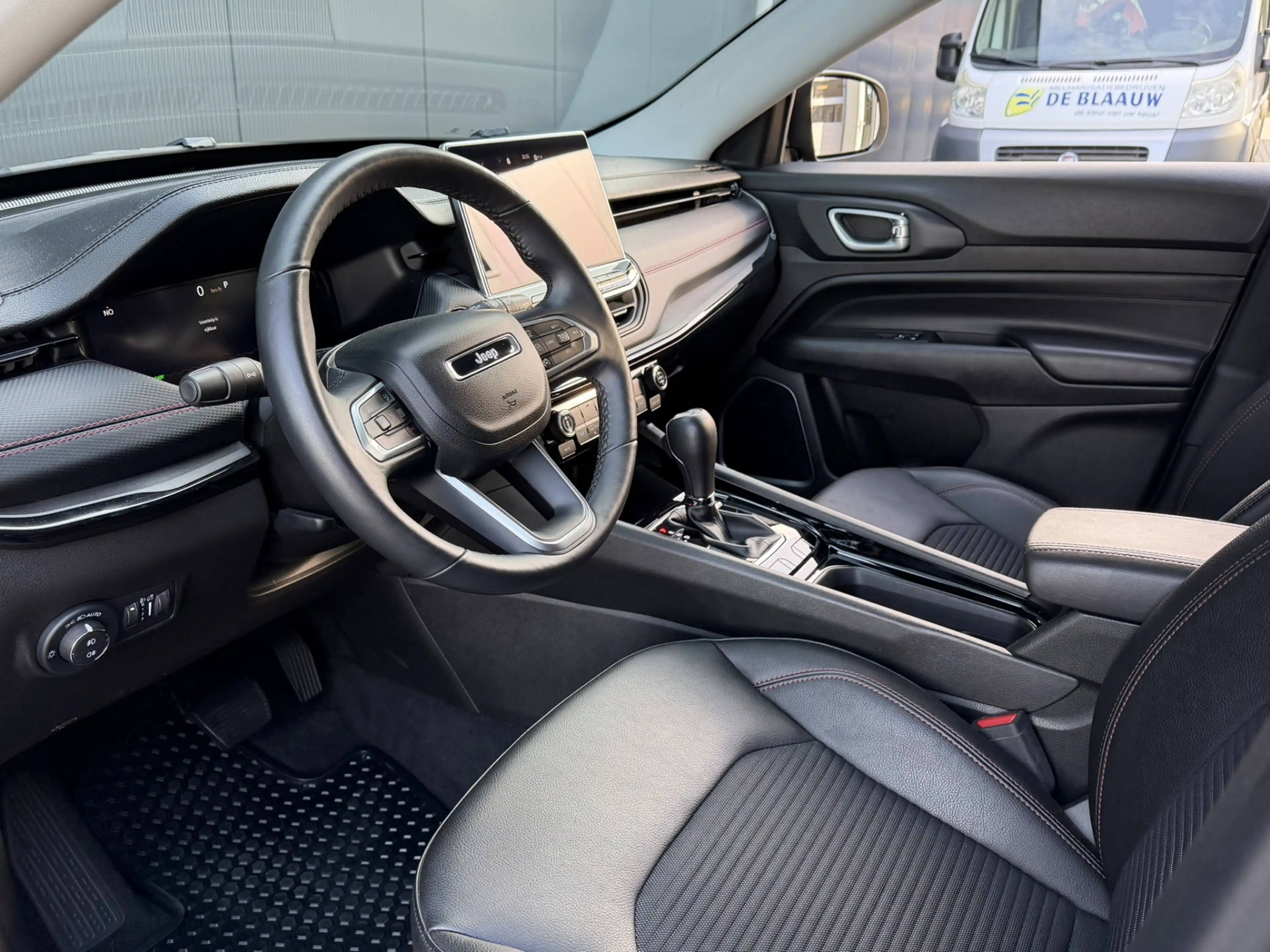Jeep Compass 1.5T e-Hybrid High Altitude | Winter pack | Apple — photo 18