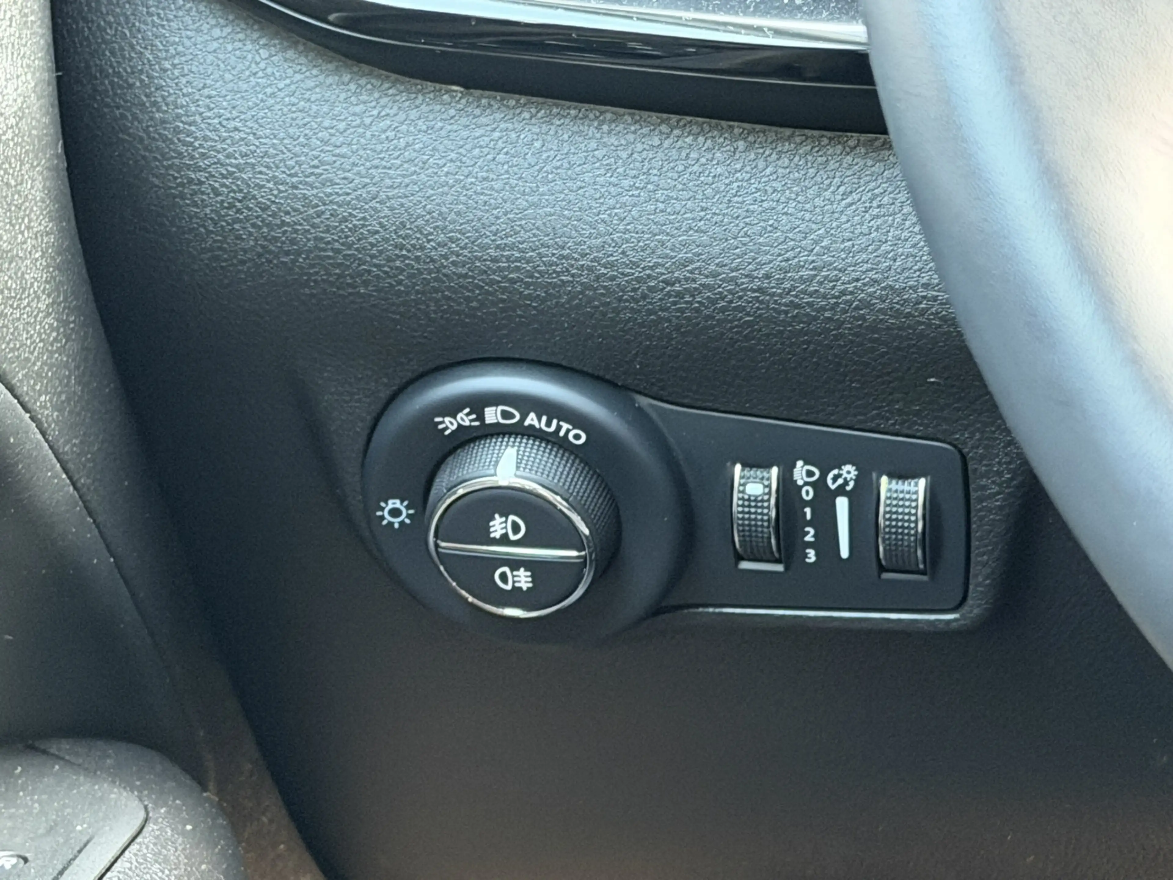 Jeep Compass 1.5T e-Hybrid High Altitude | Winter pack | Apple — photo 21
