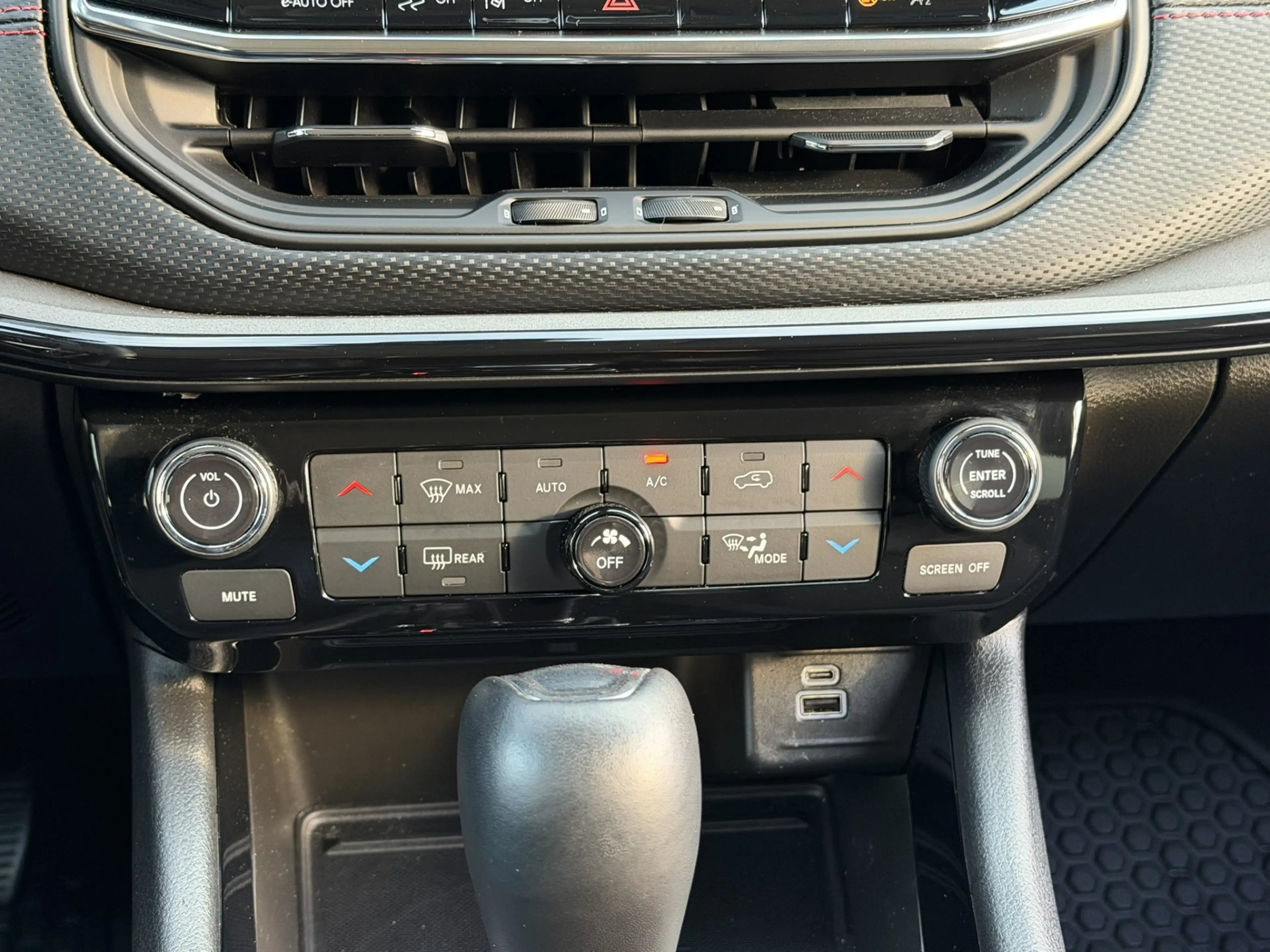 Jeep Compass 1.5T e-Hybrid High Altitude | Winter pack | Apple — photo 26