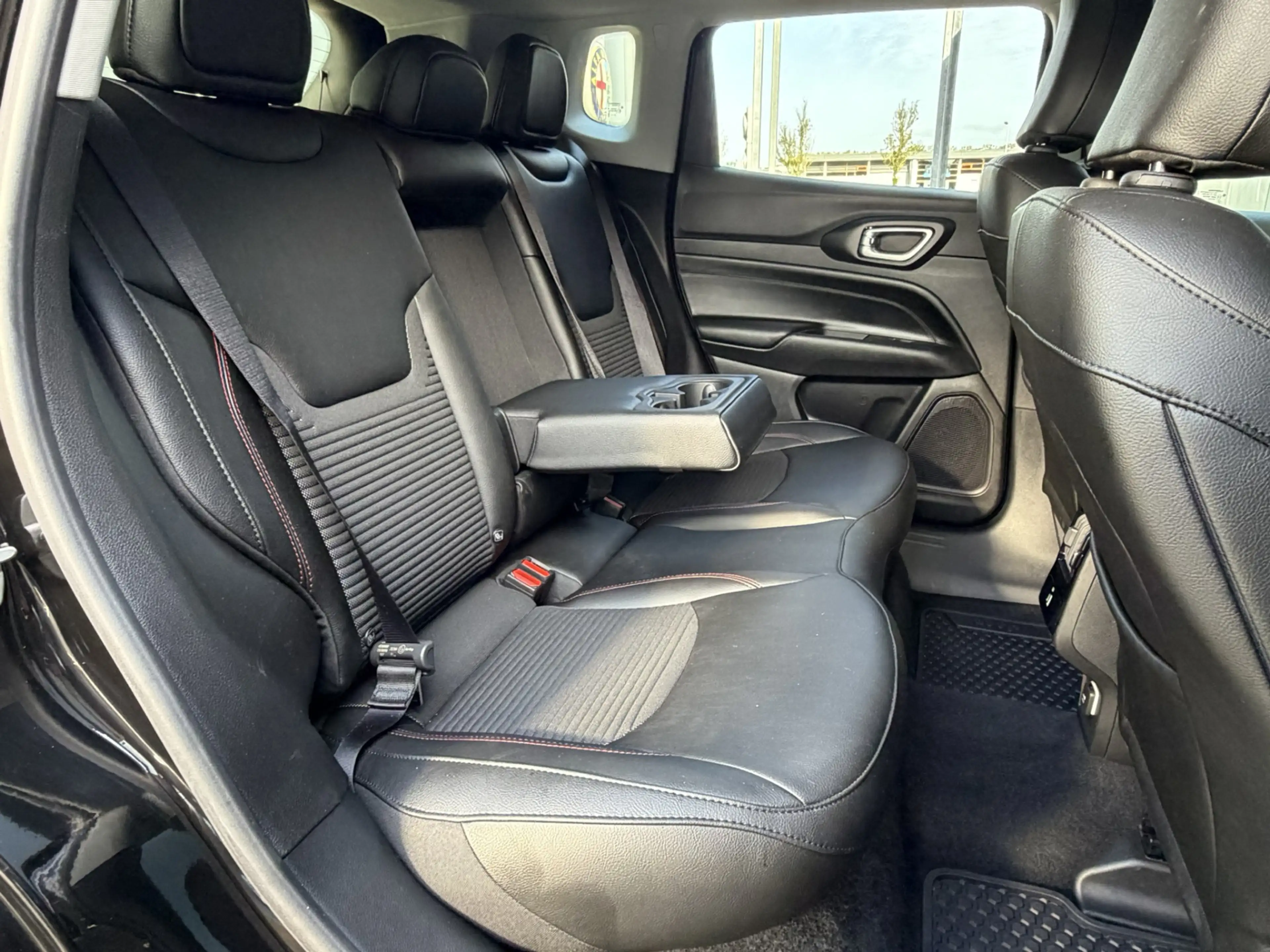 Jeep Compass 1.5T e-Hybrid High Altitude | Winter pack | Apple — photo 12
