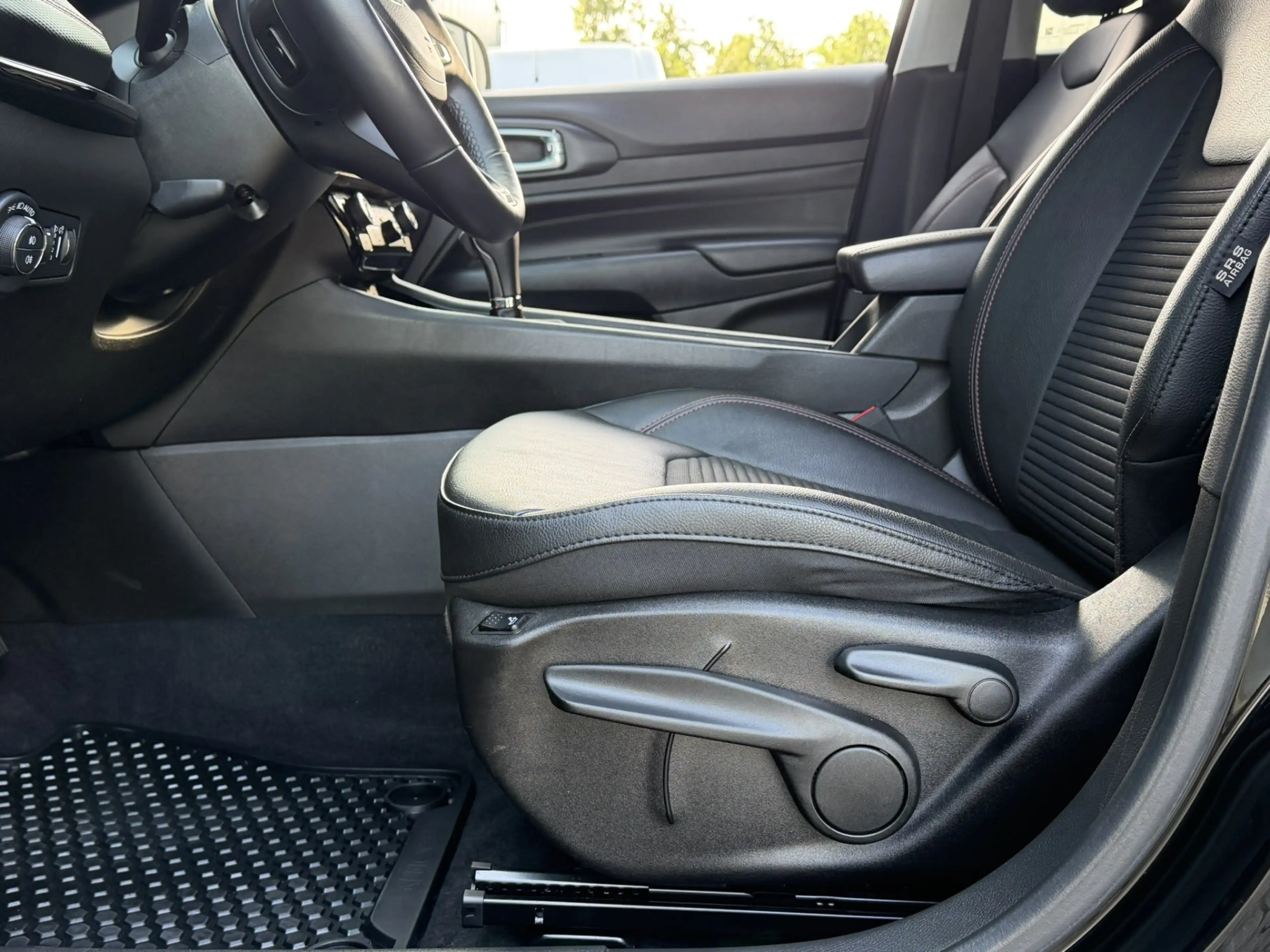 Jeep Compass 1.5T e-Hybrid High Altitude | Winter pack | Apple — photo 17
