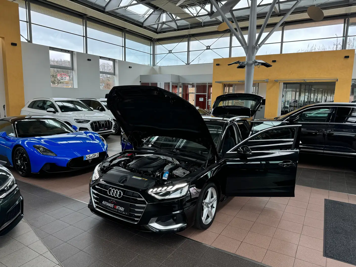 Audi A4 35 TFSI advanced S tronic Leder LED SDH DAB Navi Schwarz - 2