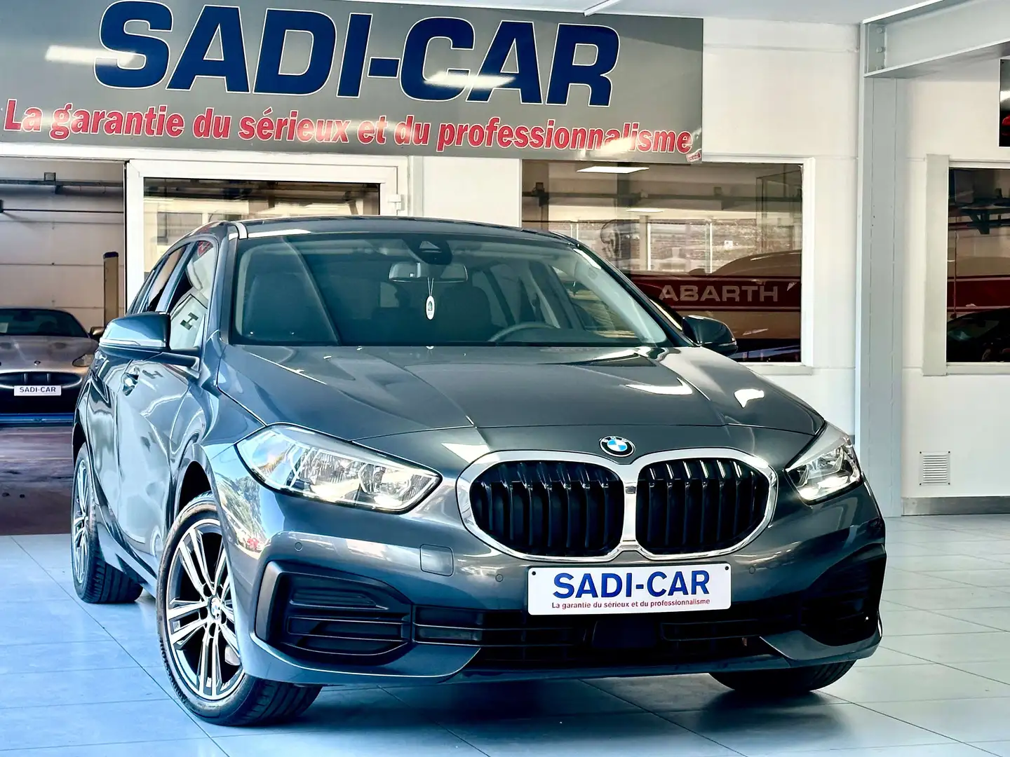 BMW 118 118i 140cv F40 - 5 Portes Gris - 1