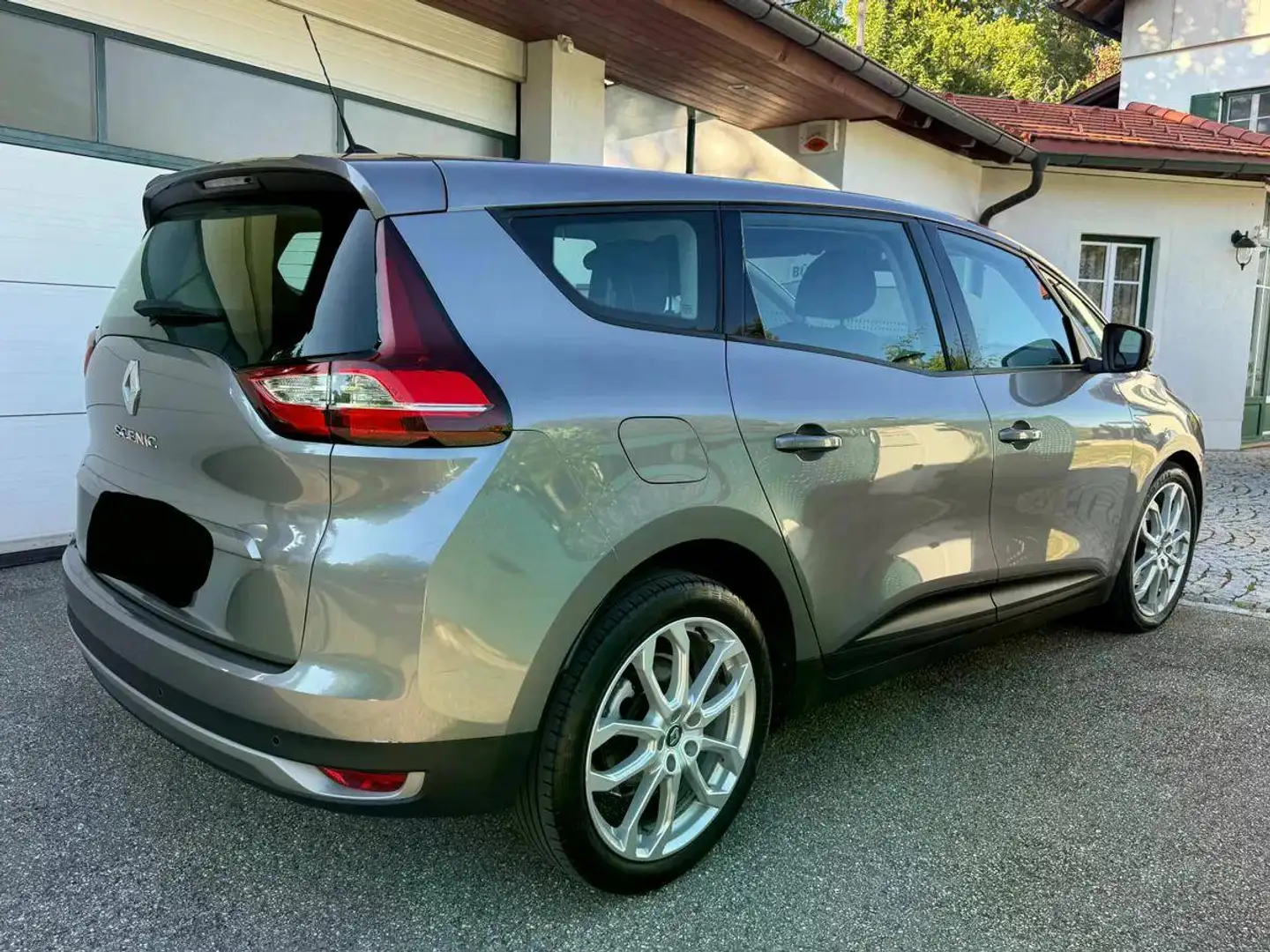 Renault Grand Scenic Zen Grau - 2